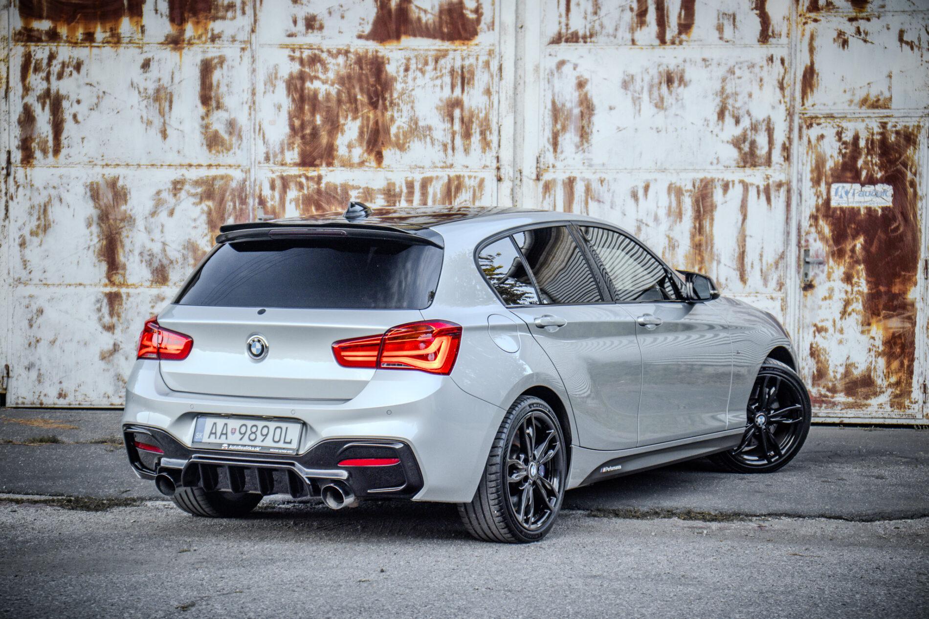 2017 BMW M140i, strieborná hatchback, 195 054 km