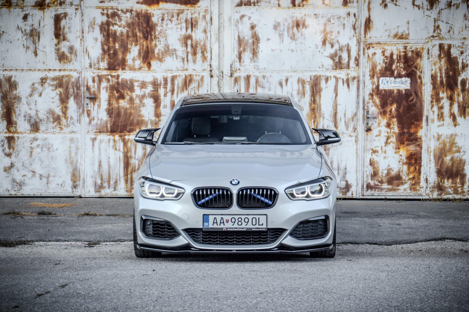 2017 BMW M140i, strieborná hatchback, 195 054 km