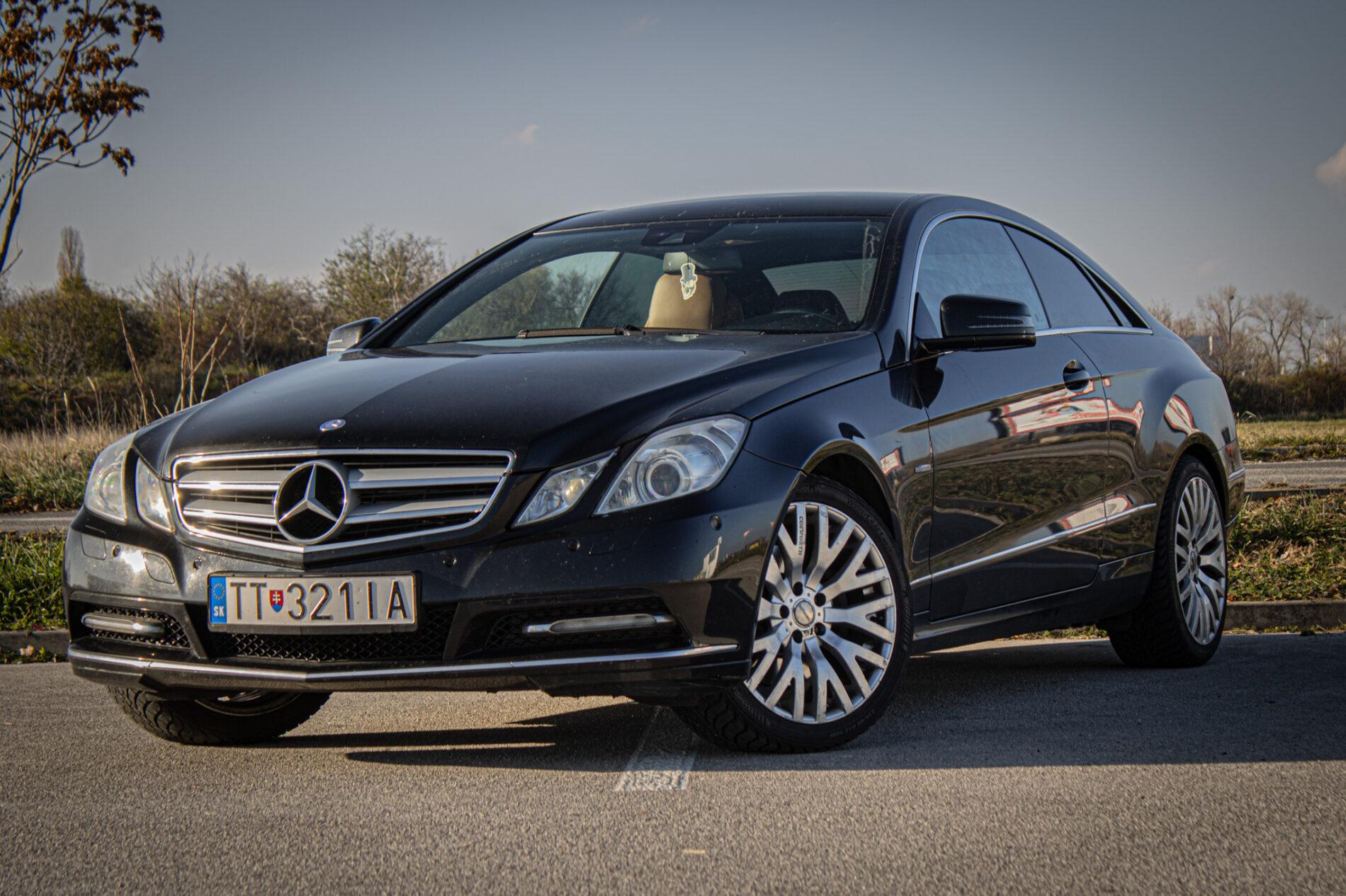2011 Mercedes-Benz E 300 CDI, čierna kupé, 266 135 km
