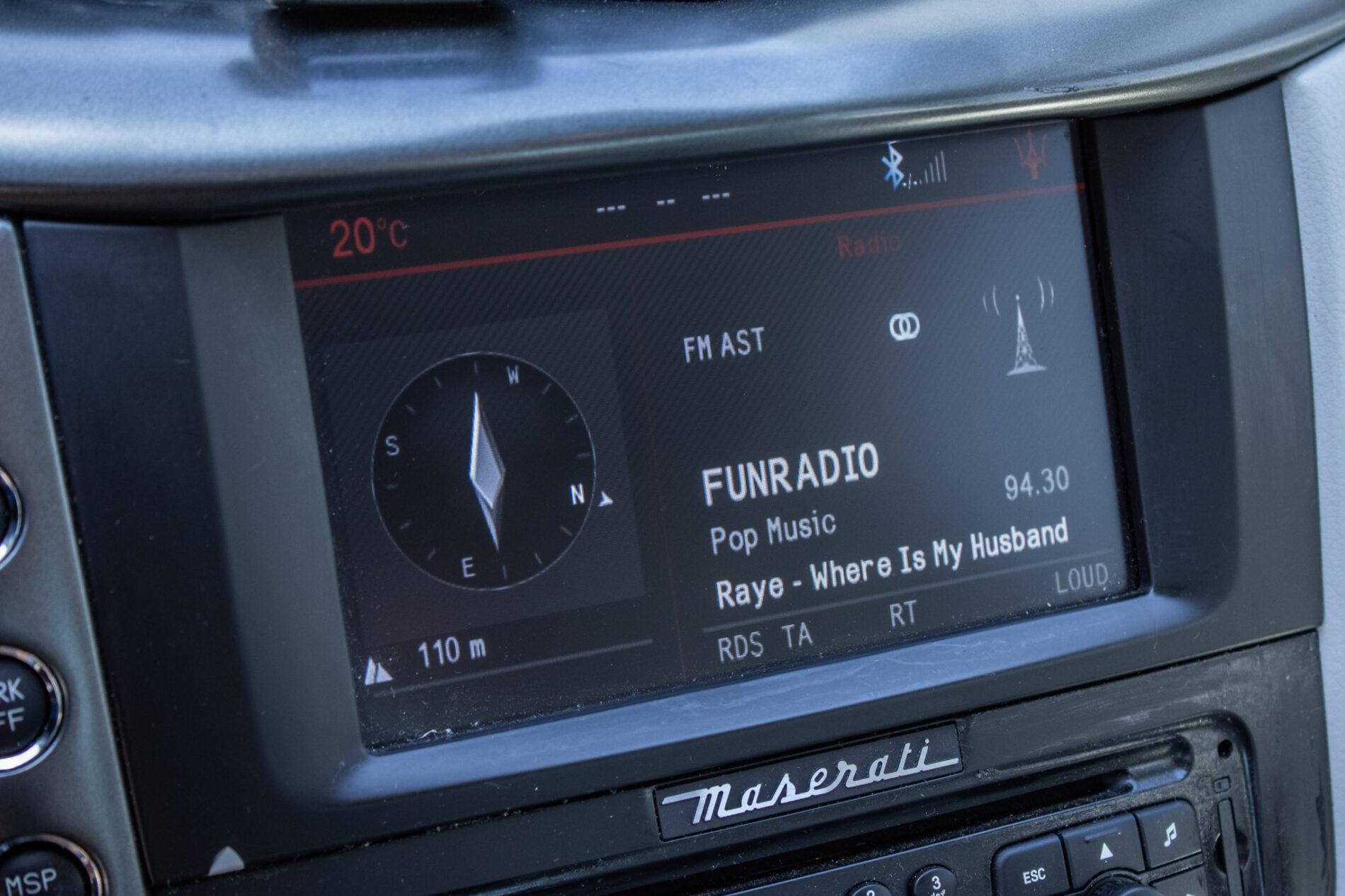 2008 Maserati GranTurismo, sivá kupé, 93 880 km