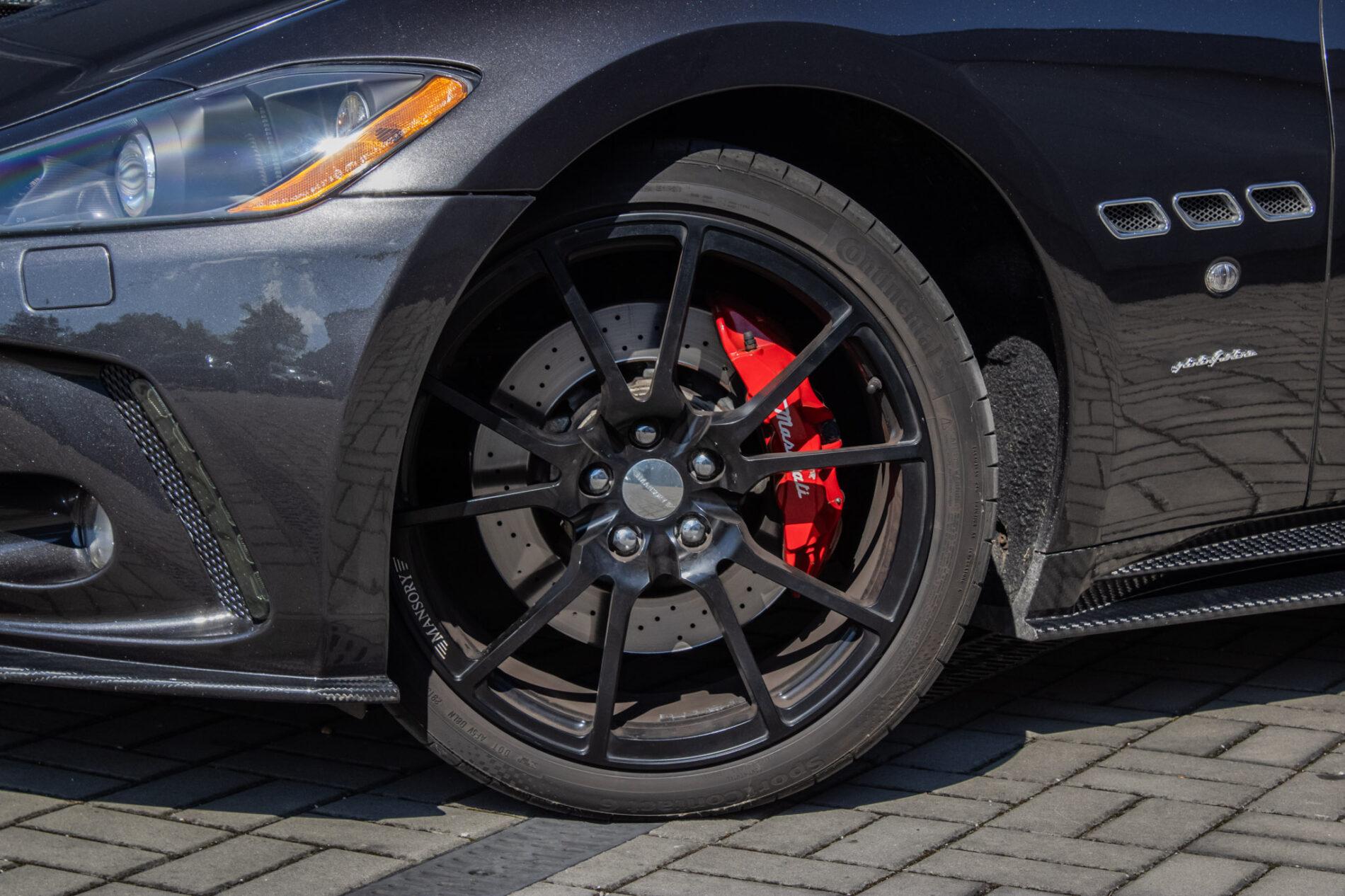 2008 Maserati GranTurismo, sivá kupé, 93 880 km
