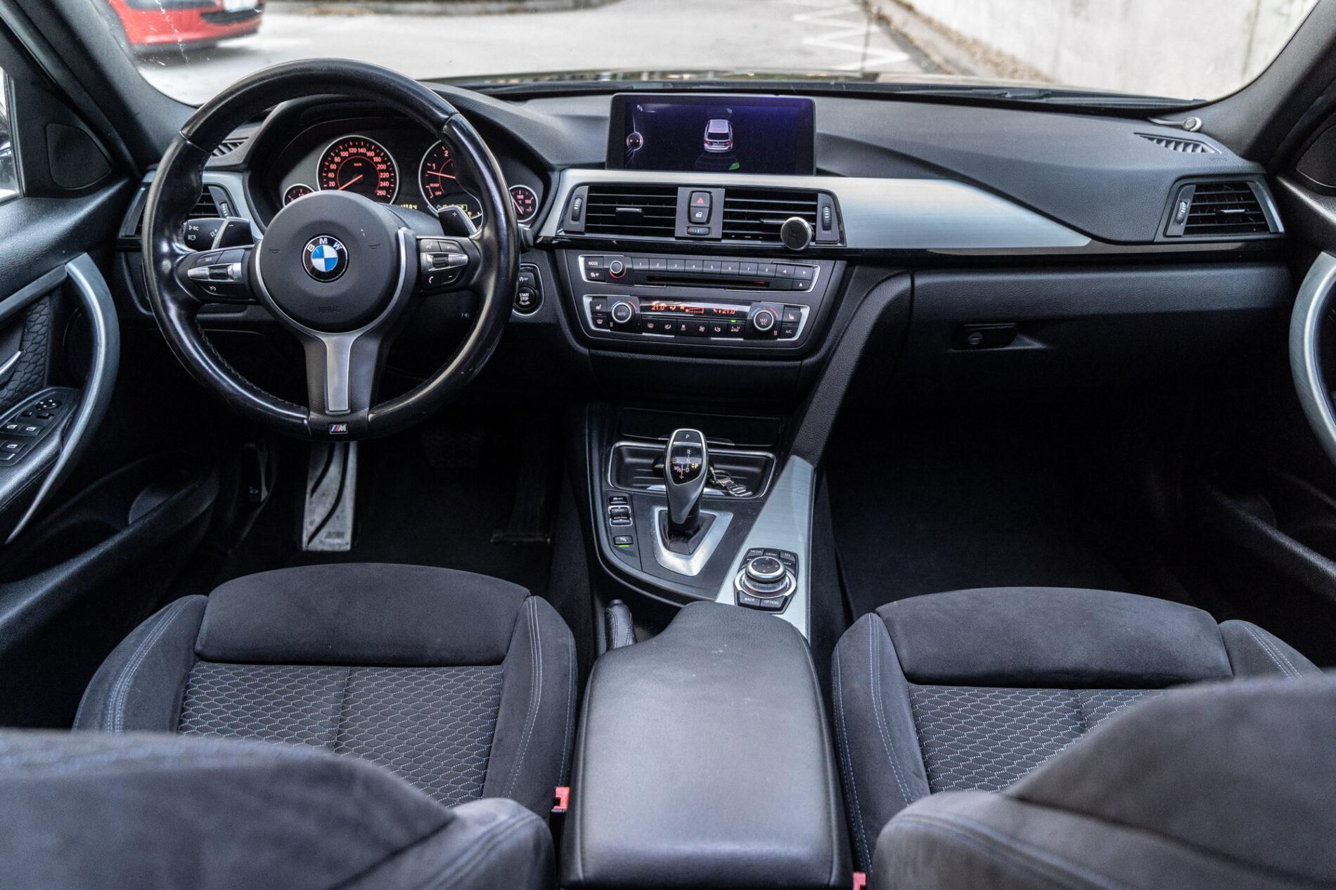 2012 BMW 330d, čierna kombi, 328 280 km