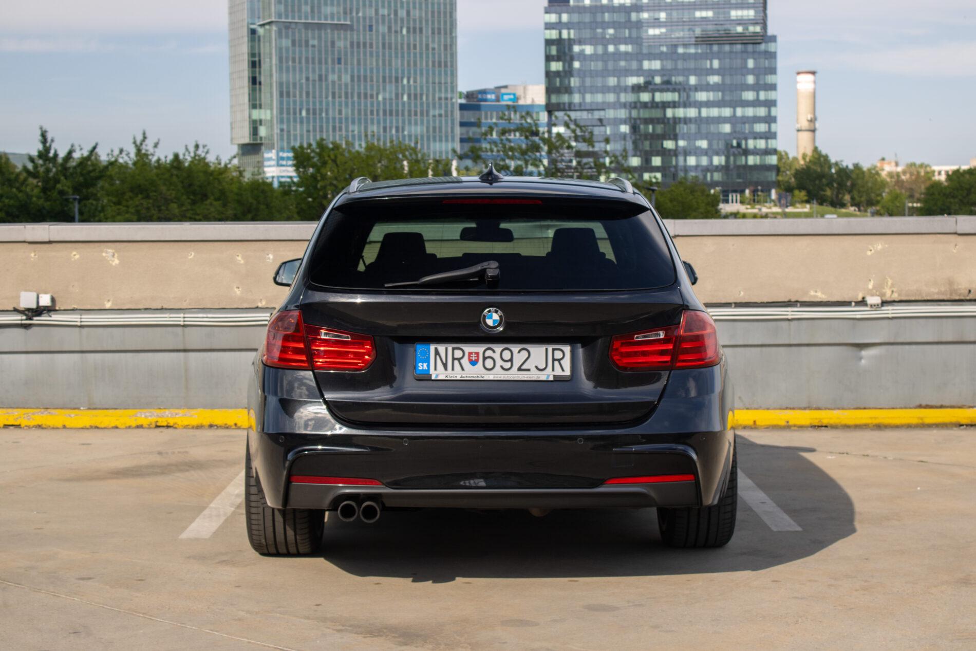 2012 BMW 330d, čierna kombi, 328 280 km