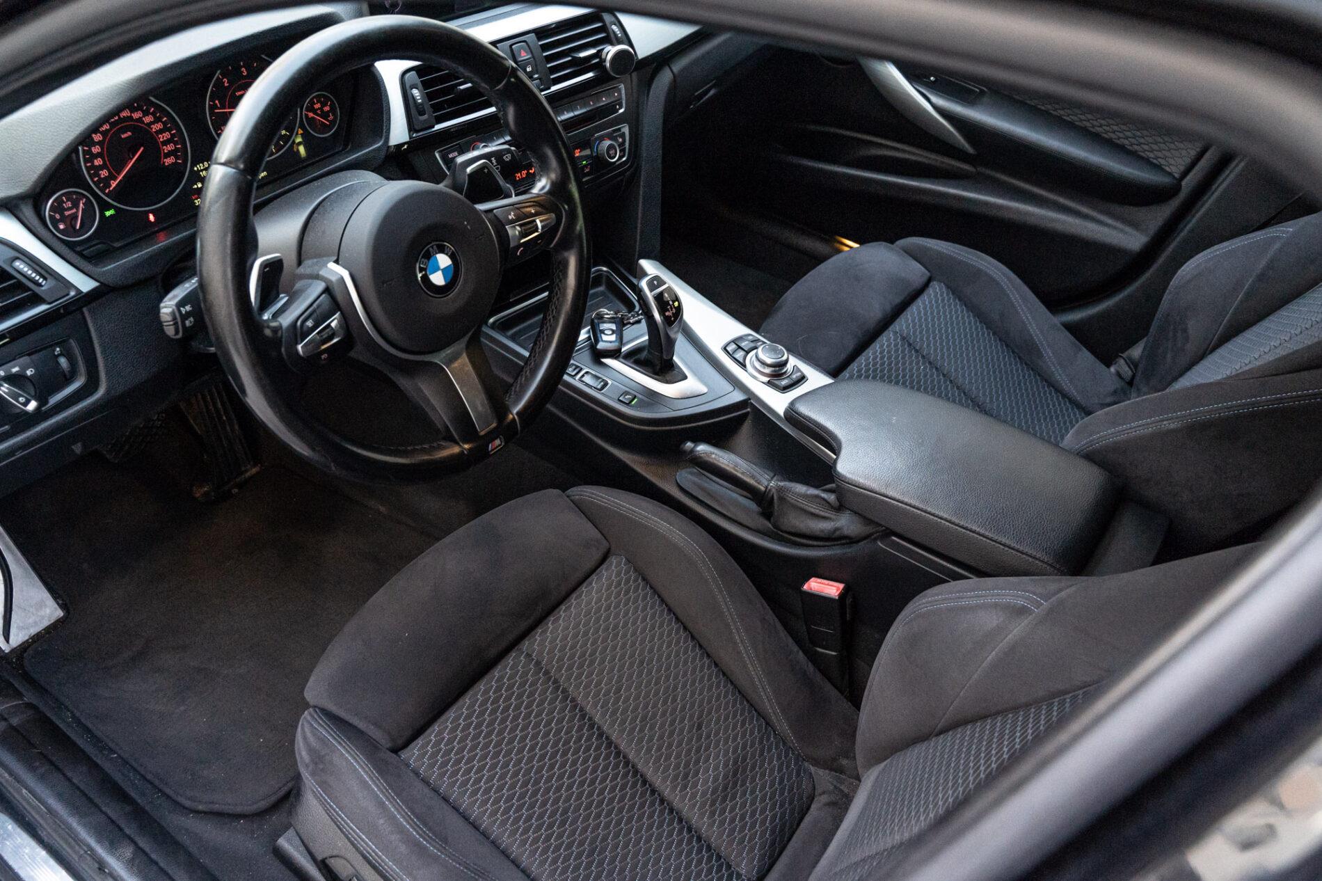 2012 BMW 330d, čierna kombi, 328 280 km