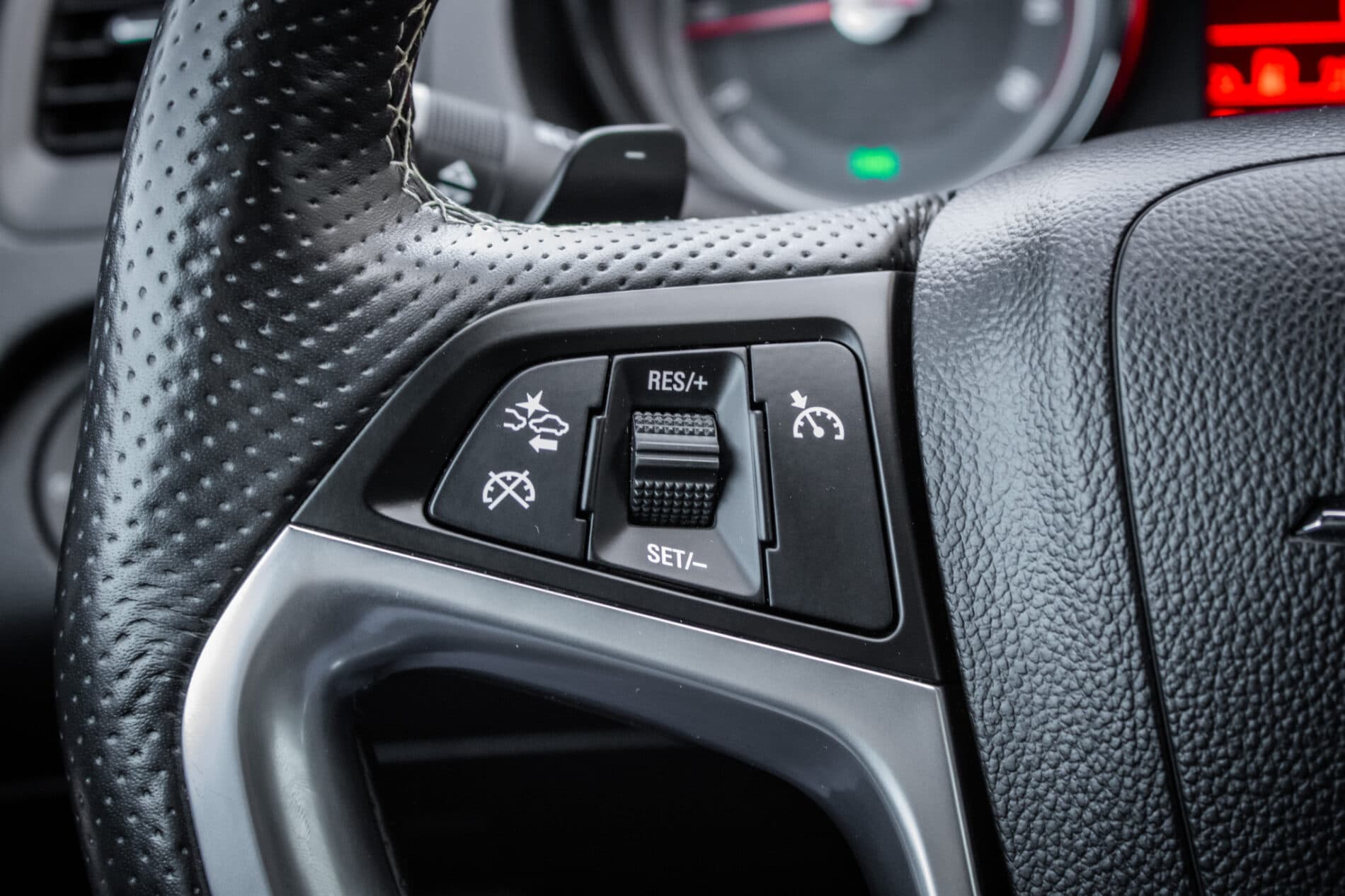 2013 Opel Insignia OPC, čierna hatchback, 74 089 km