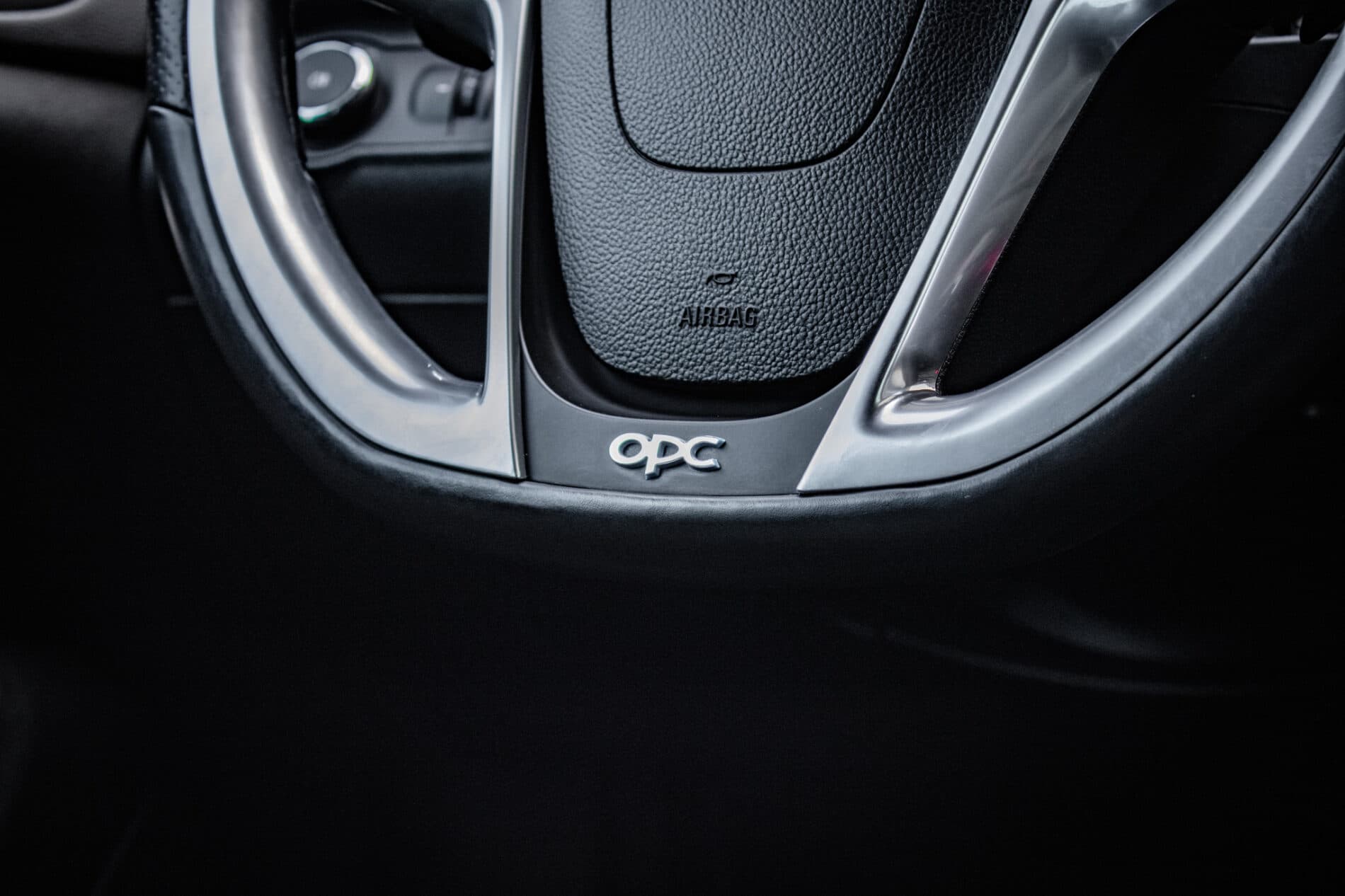 2013 Opel Insignia OPC, čierna hatchback, 74 089 km