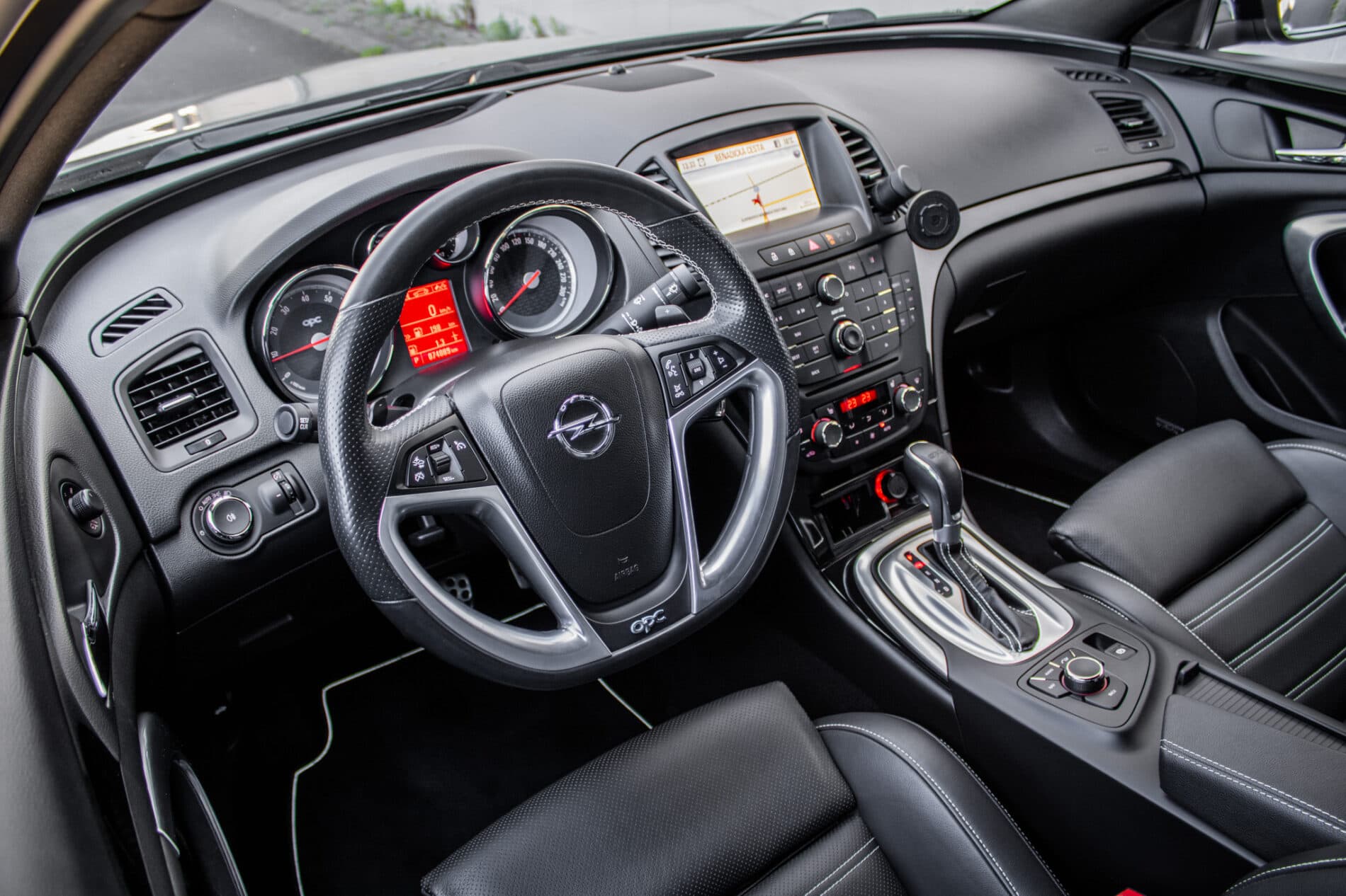 2013 Opel Insignia OPC, čierna hatchback, 74 089 km