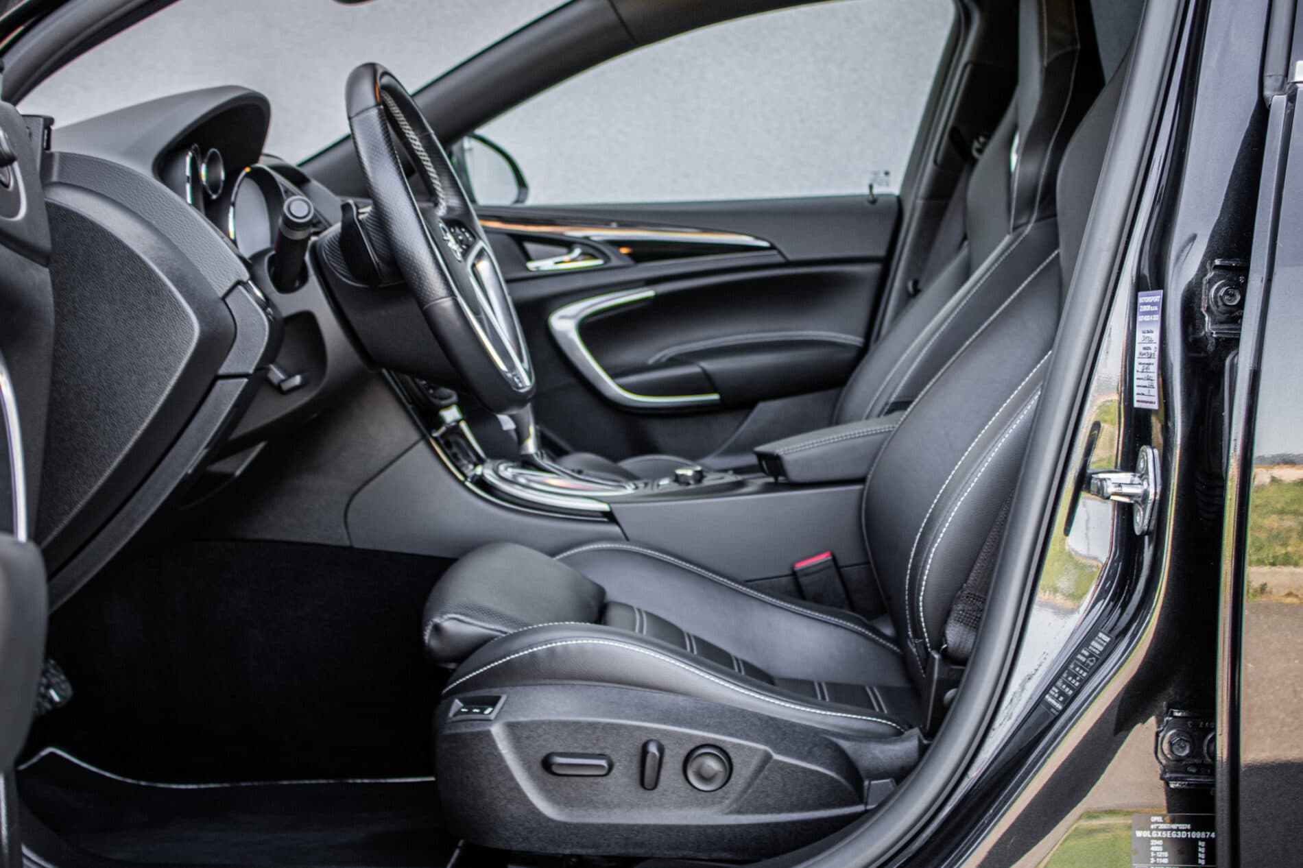 2013 Opel Insignia OPC, čierna hatchback, 74 089 km