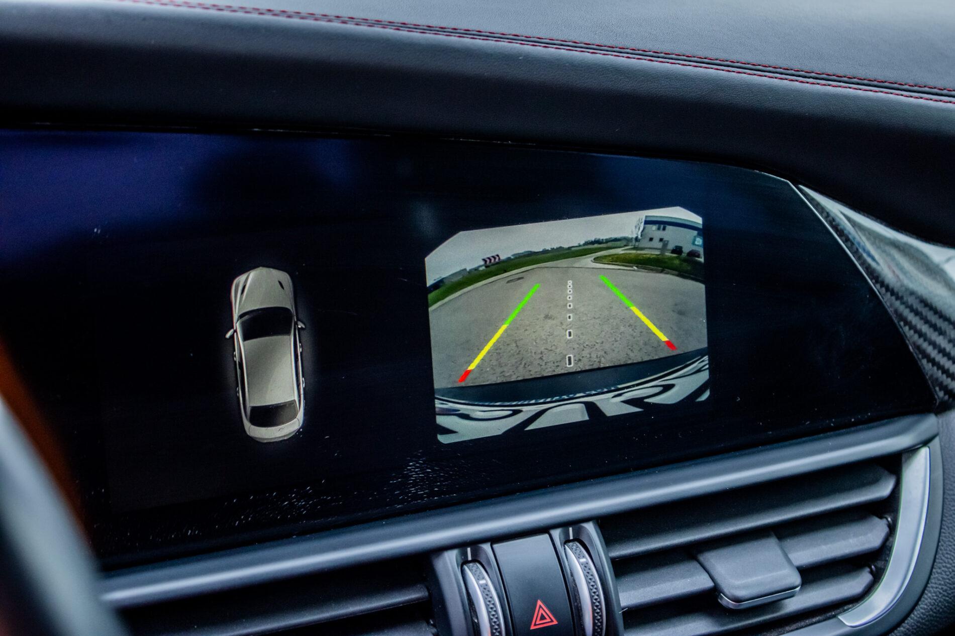 2016 Alfa Romeo Giulia, čierna sedan, 64 190 km