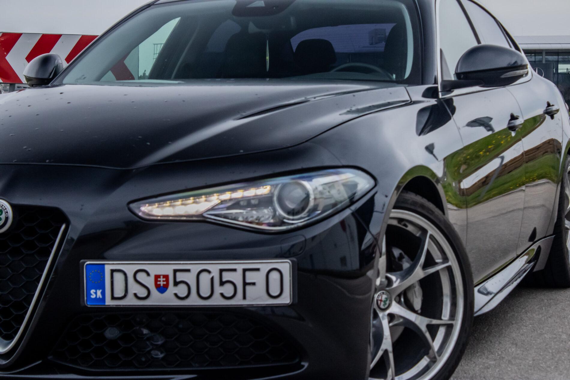 2016 Alfa Romeo Giulia, čierna sedan, 64 190 km