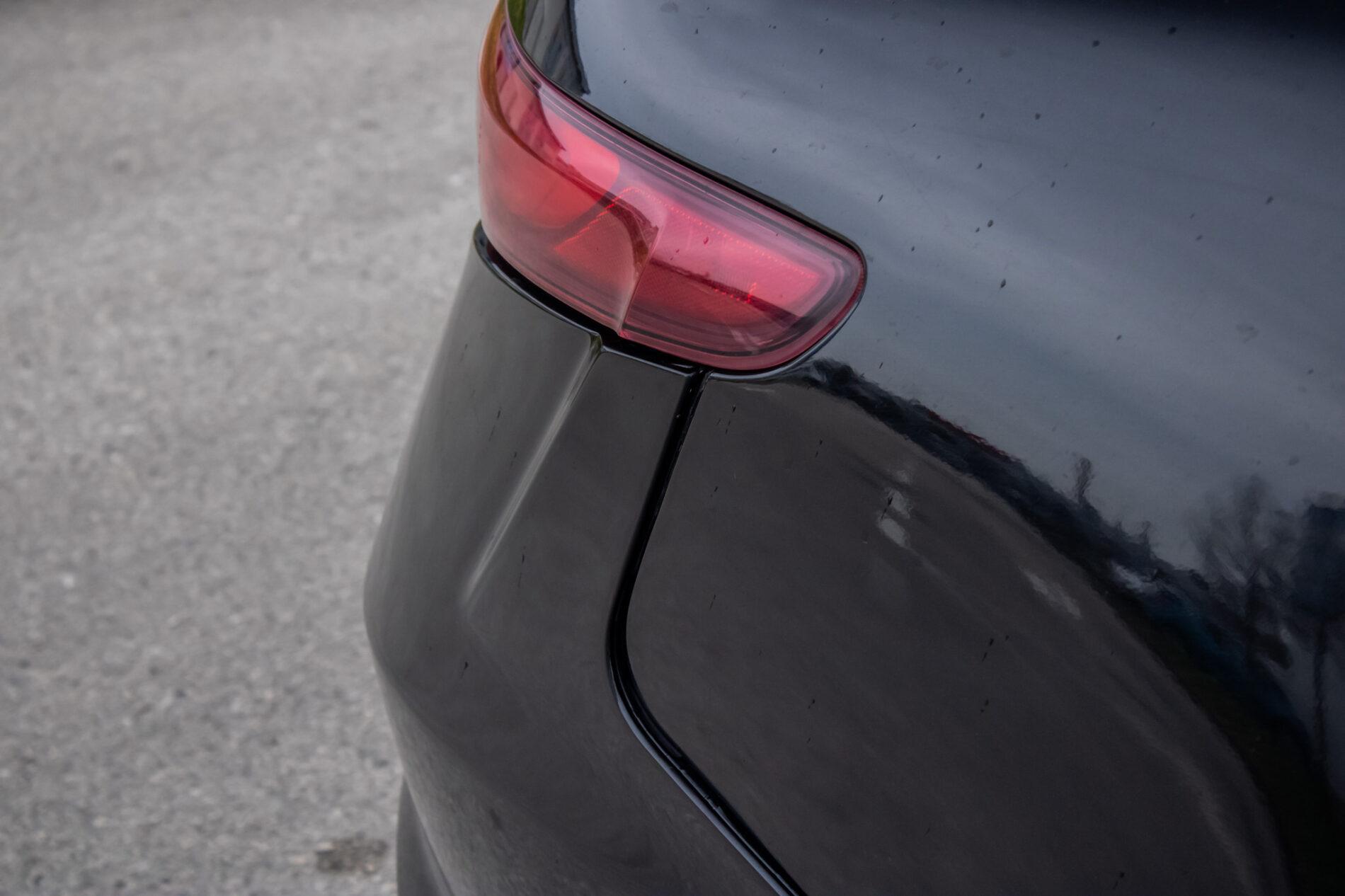 2016 Alfa Romeo Giulia, čierna sedan, 64 190 km