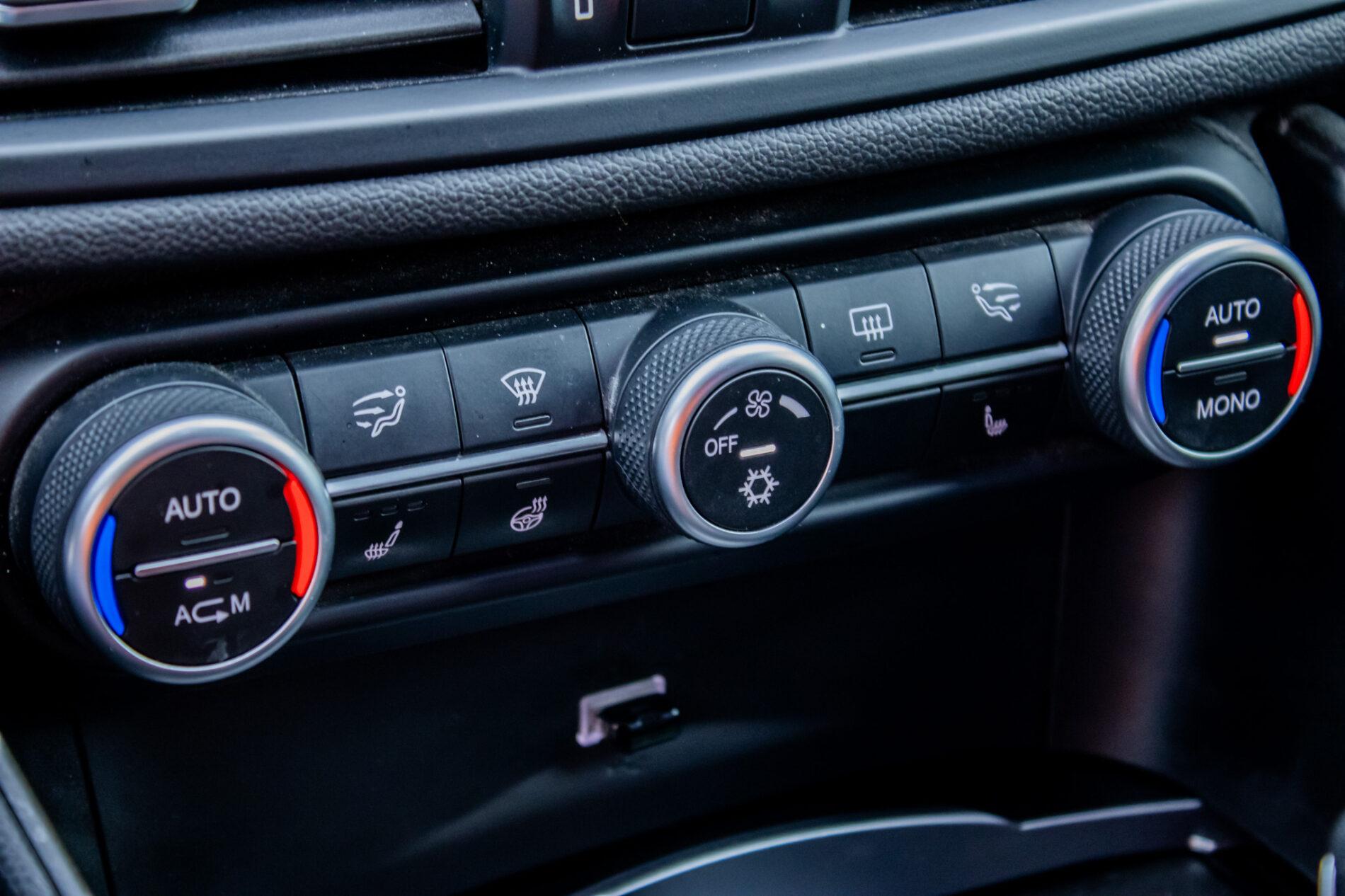 2016 Alfa Romeo Giulia, čierna sedan, 64 190 km
