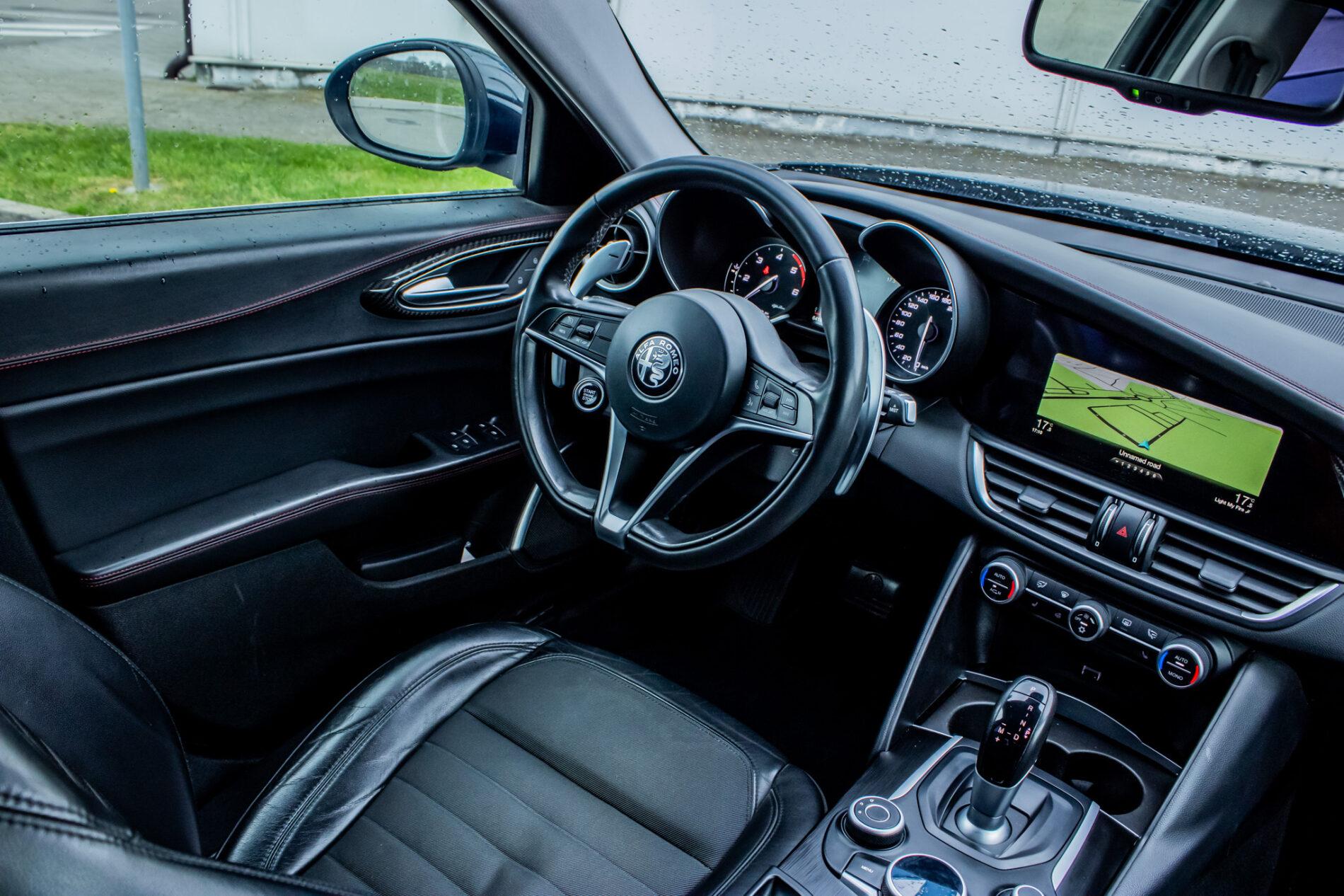 2016 Alfa Romeo Giulia, čierna sedan, 64 190 km