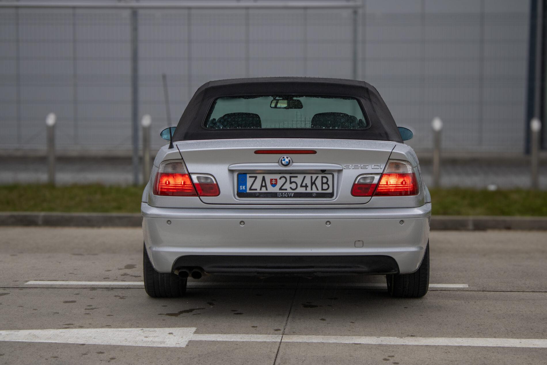 2002 BMW 325i, strieborná kabriolet, 260 131 km