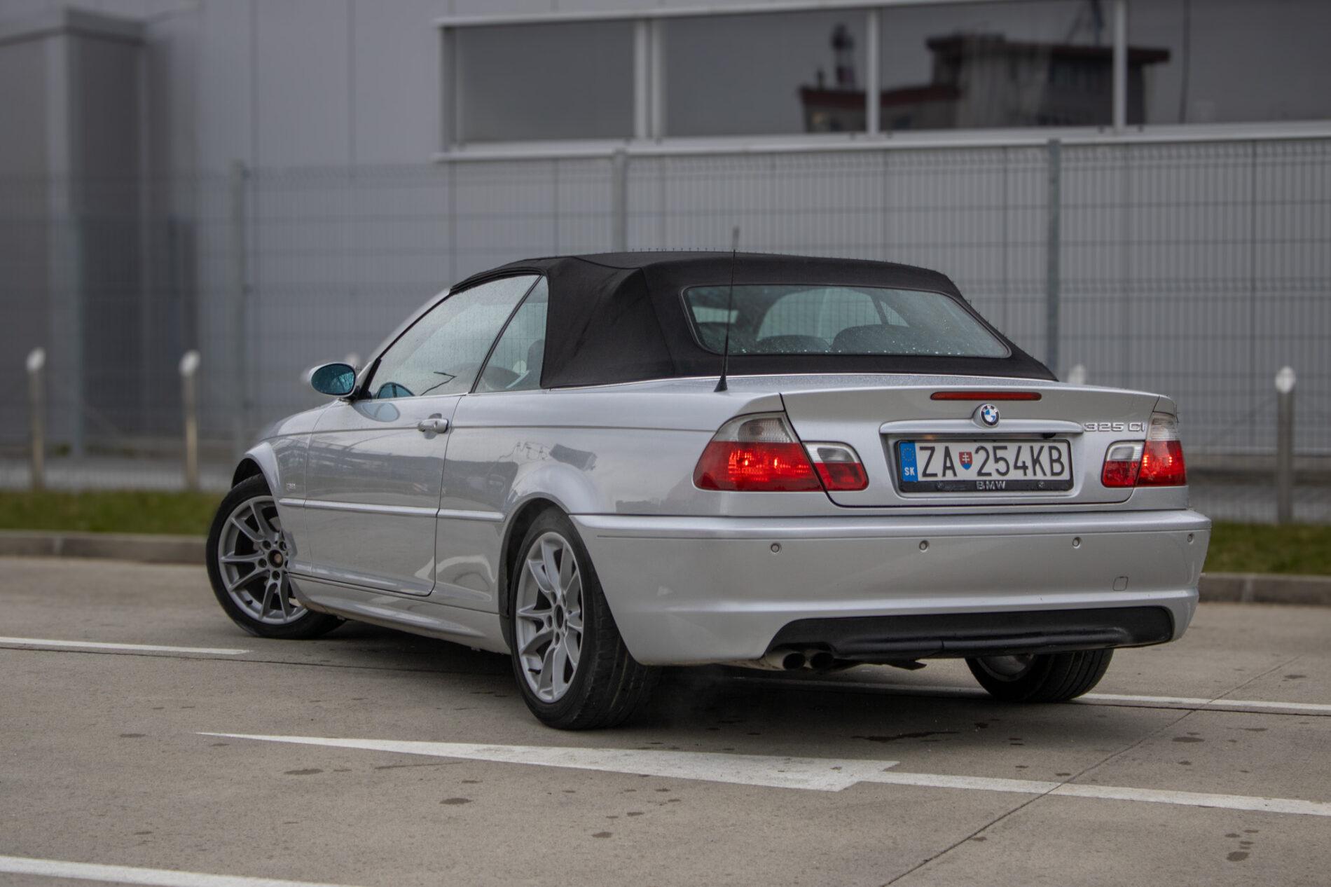 2002 BMW 325i, strieborná kabriolet, 260 131 km