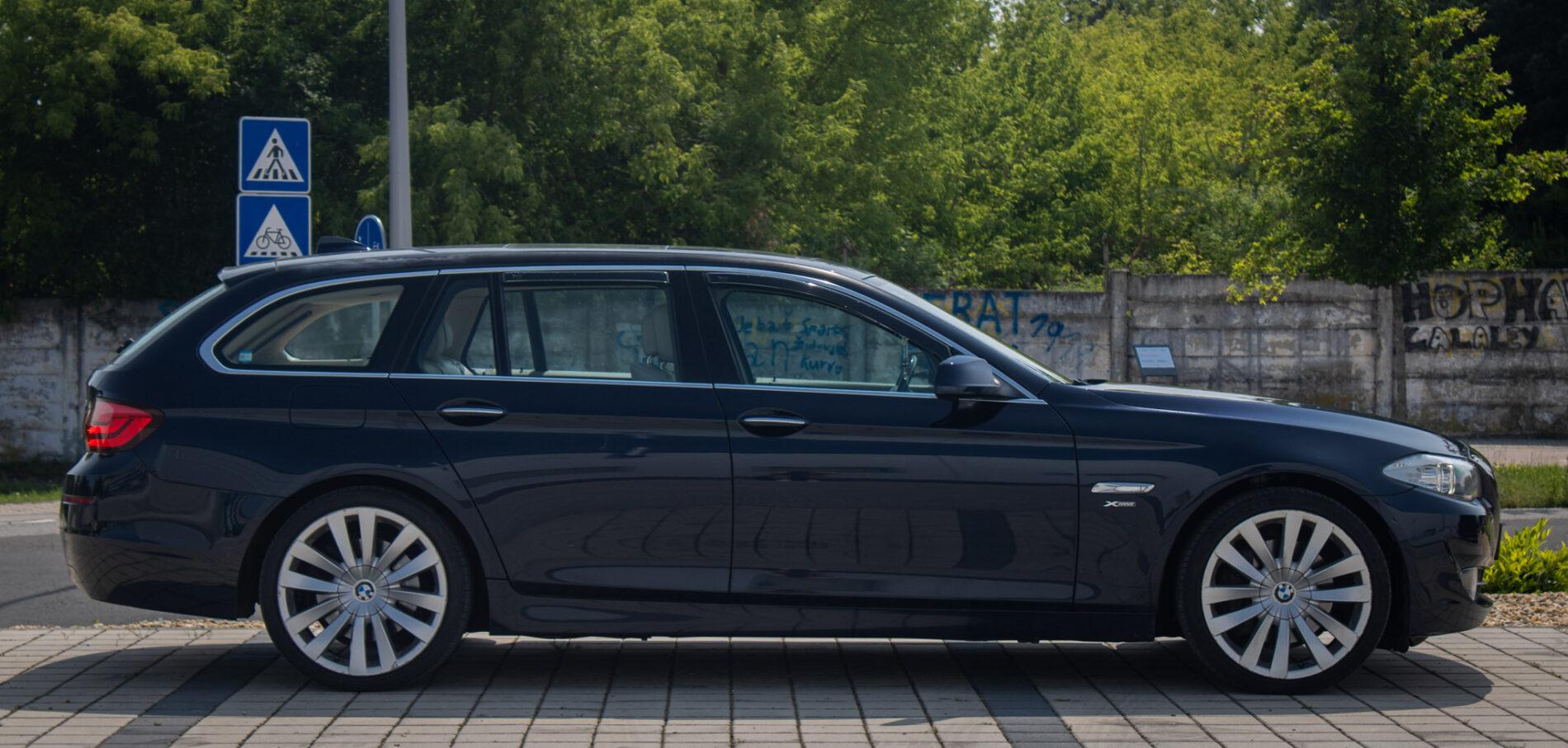 2011 BMW 530d, modrá kombi, 296 430 km