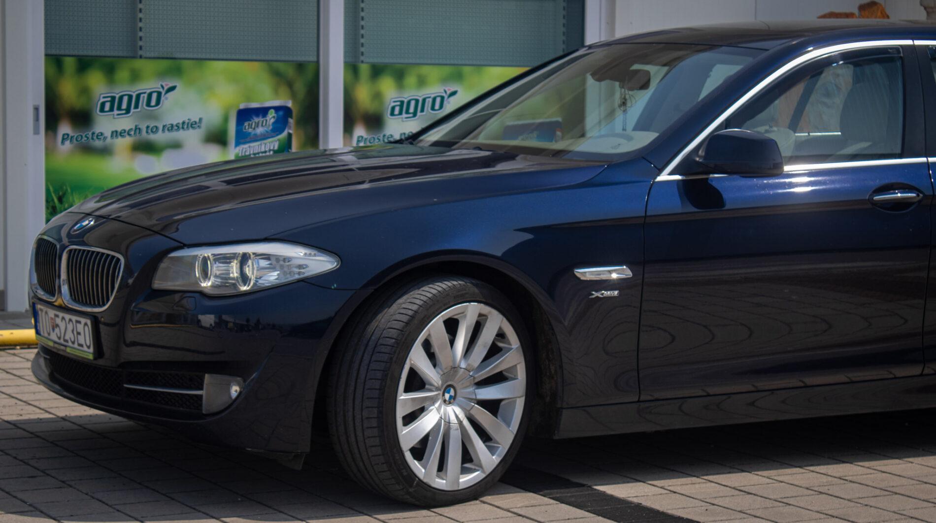 2011 BMW 530d, modrá kombi, 296 430 km