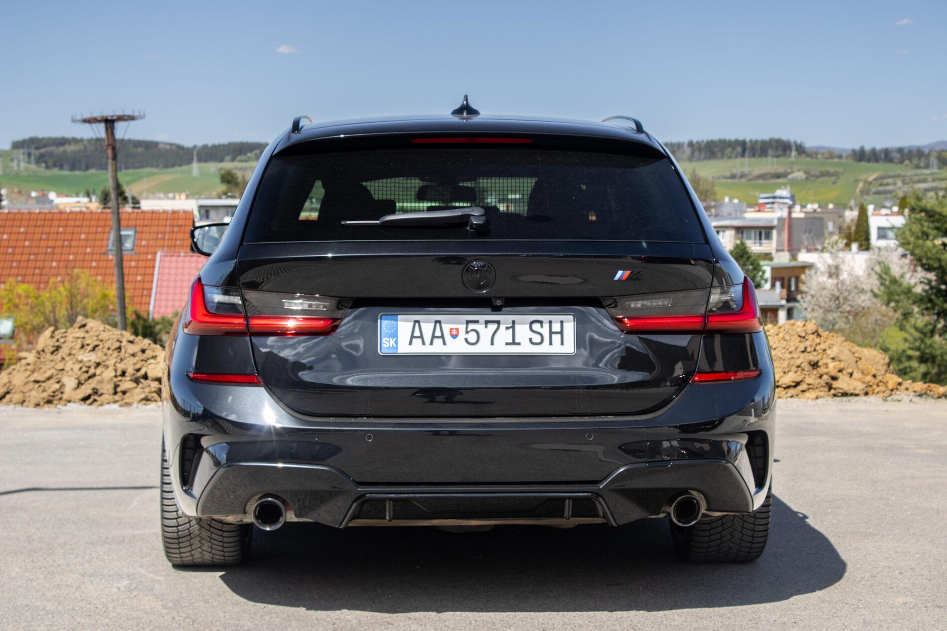 2020 BMW 320i, čierna kombi, 116 282 km