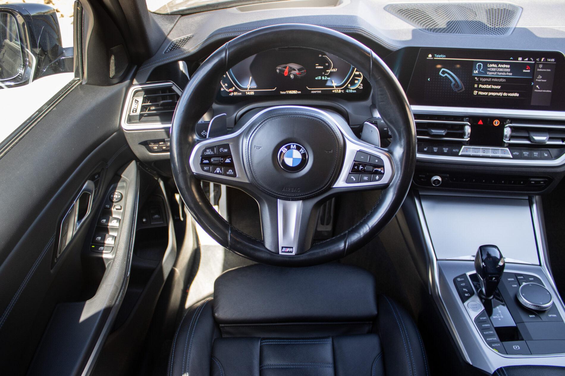 2020 BMW 320i, čierna kombi, 116 282 km