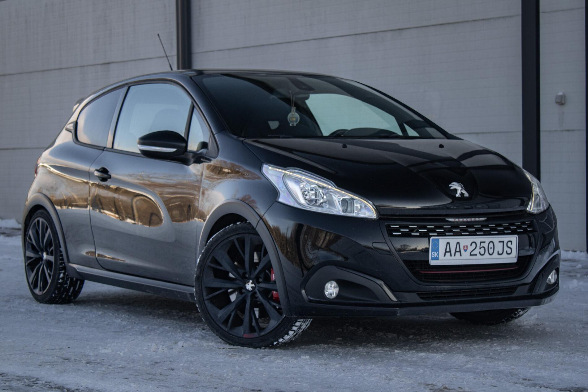 2018 Peugeot 208 GTi, čierna hatchback, 153 104 km