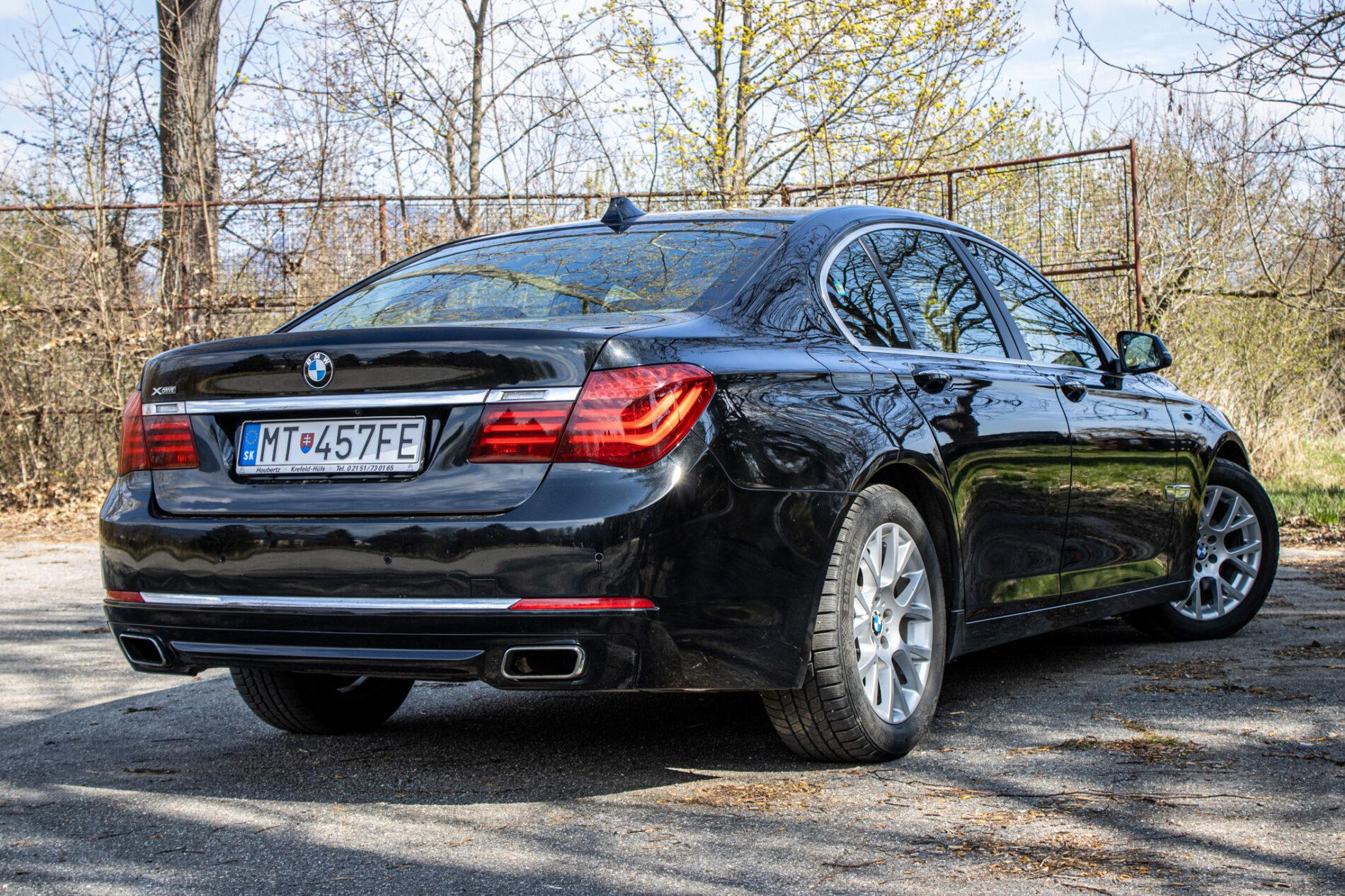 2013 BMW 750d, čierna sedan, 231 861 km