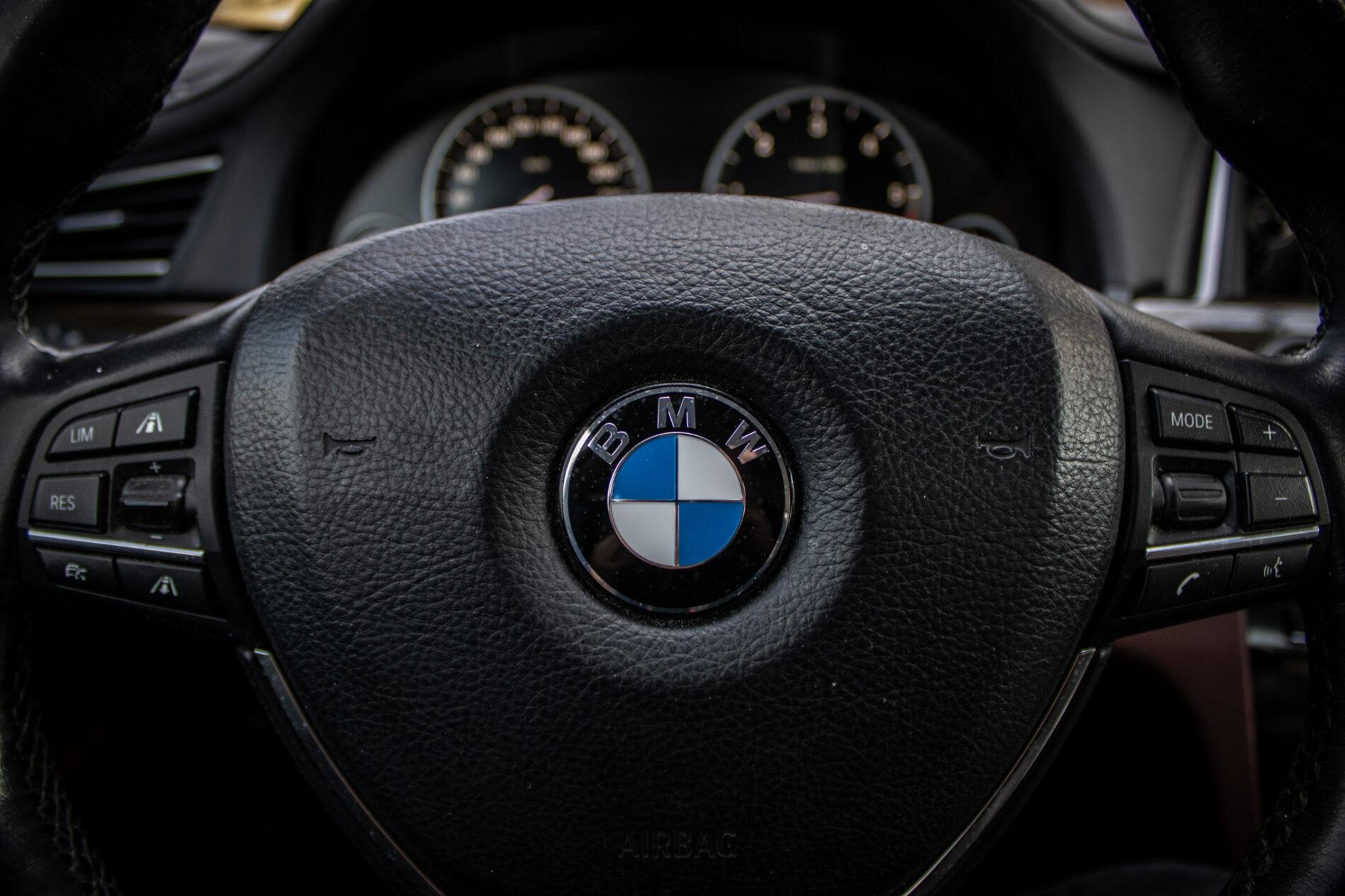 2013 BMW 750d, čierna sedan, 231 861 km