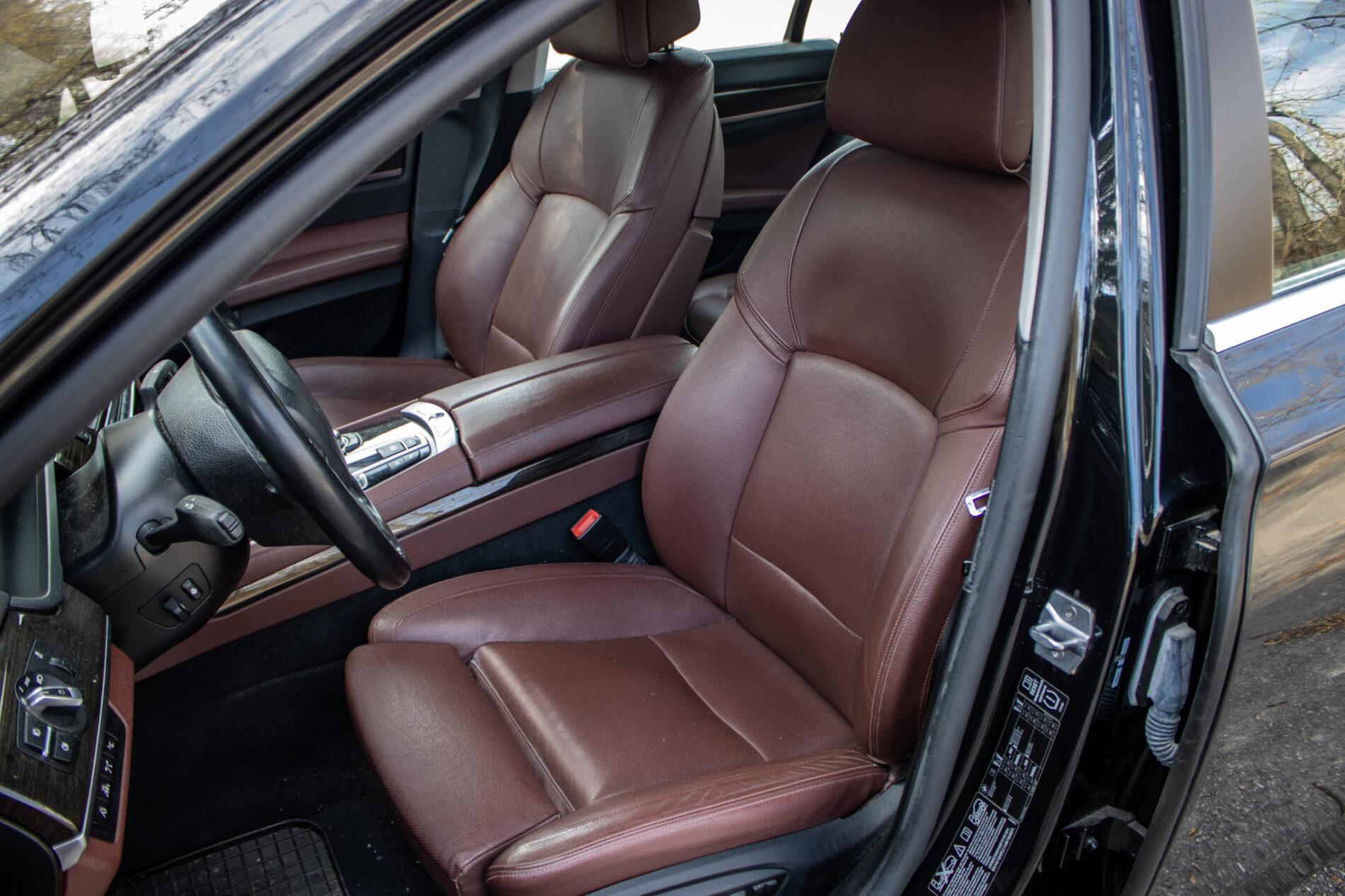 2013 BMW 750d, čierna sedan, 231 861 km