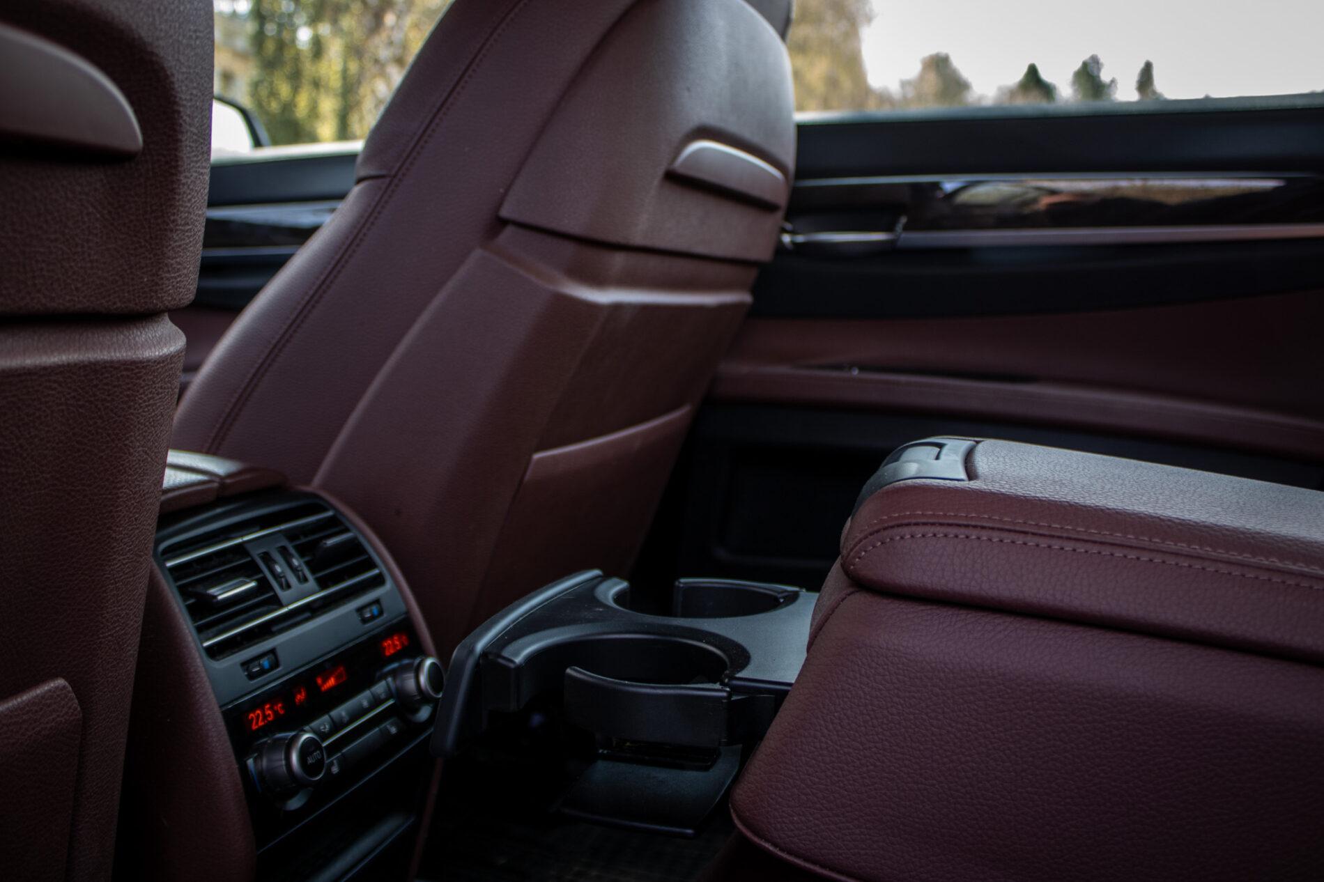 2013 BMW 750d, čierna sedan, 231 861 km
