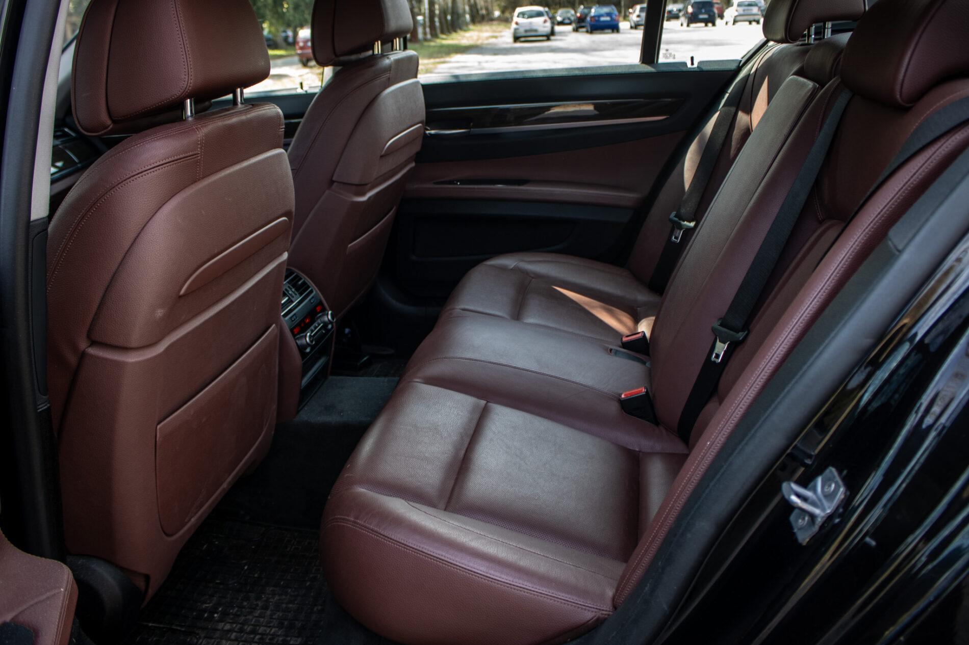 2013 BMW 750d, čierna sedan, 231 861 km