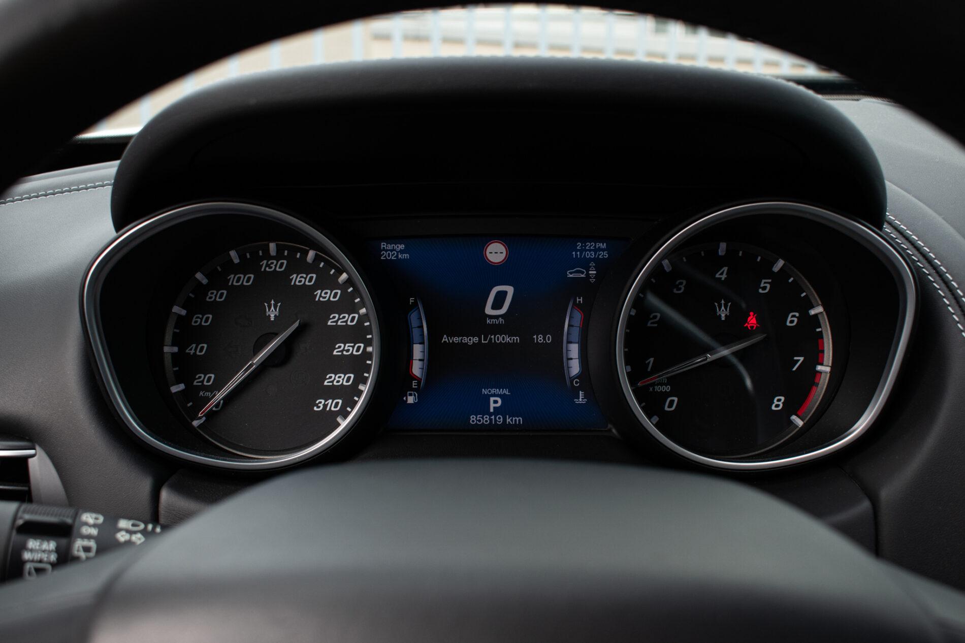 2019 Maserati Levante, biela suv, 85 819 km