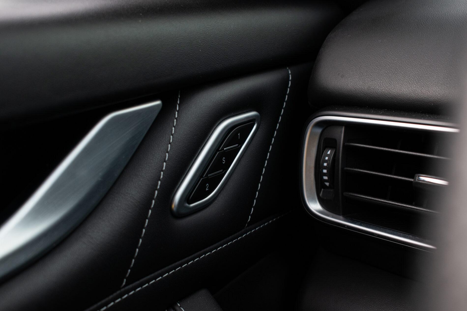2019 Maserati Levante, biela suv, 85 819 km