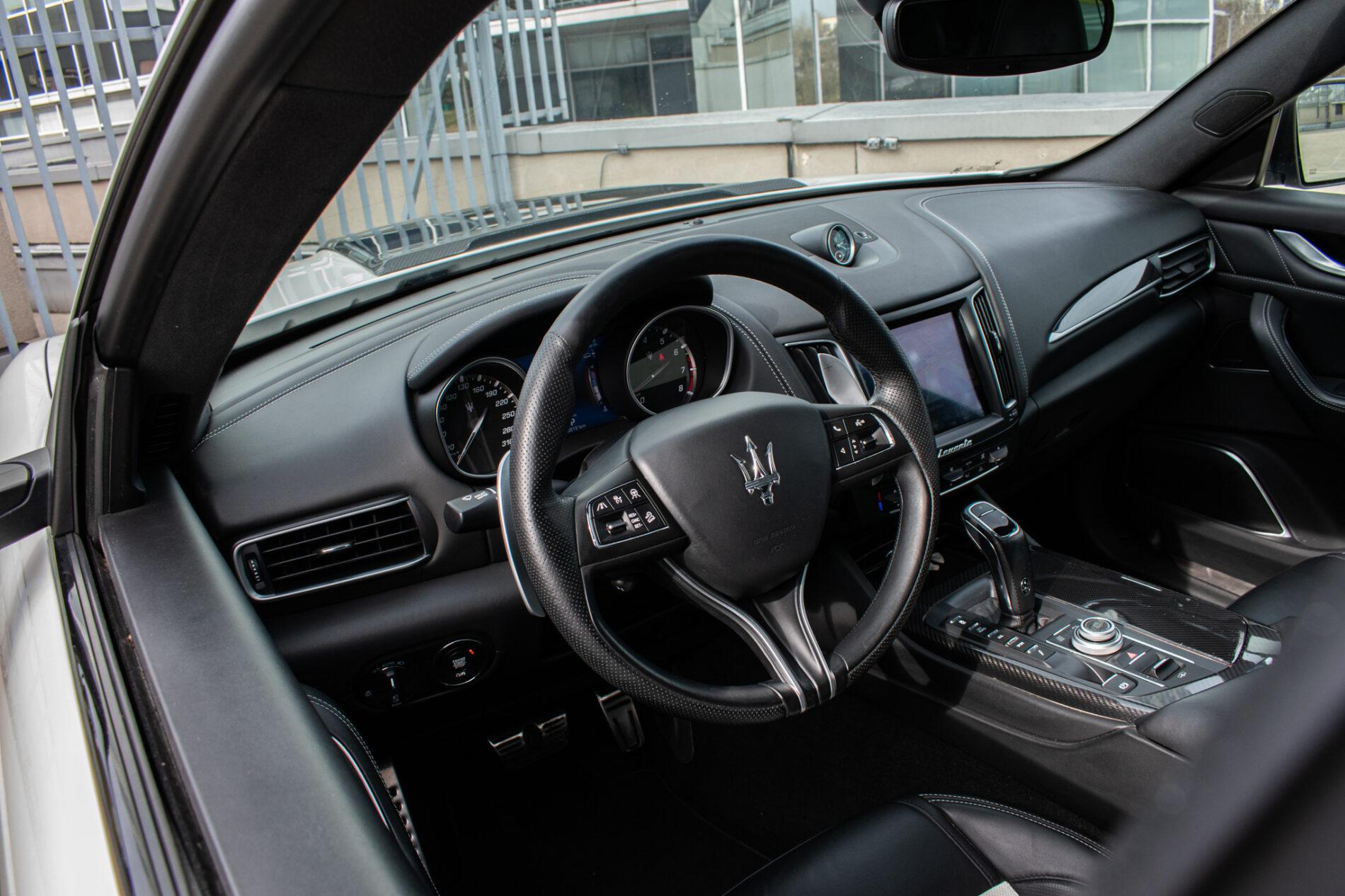 2019 Maserati Levante, biela suv, 85 819 km