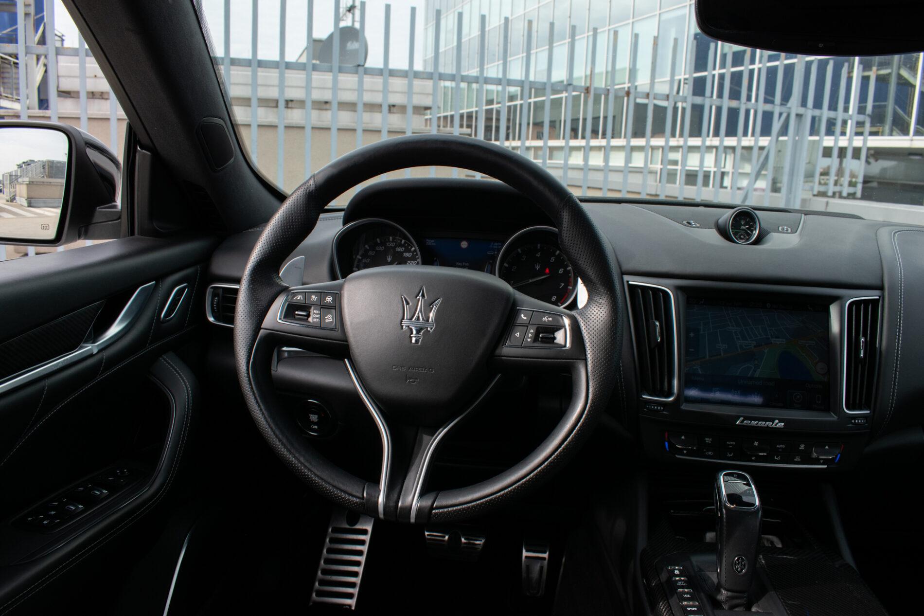 2019 Maserati Levante, biela suv, 85 819 km