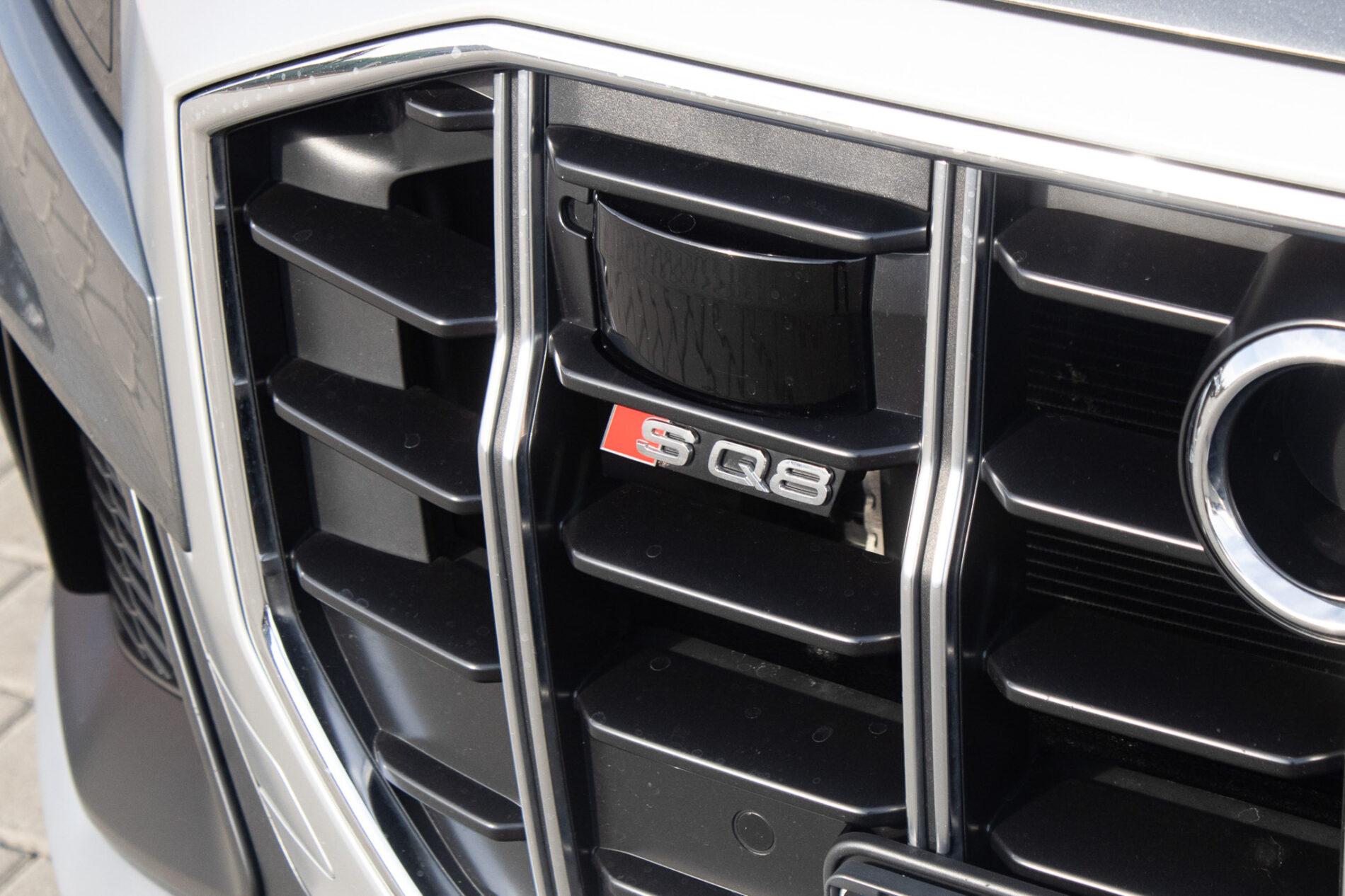 2021 AUDI SQ8, sivá suv, 122 000 km