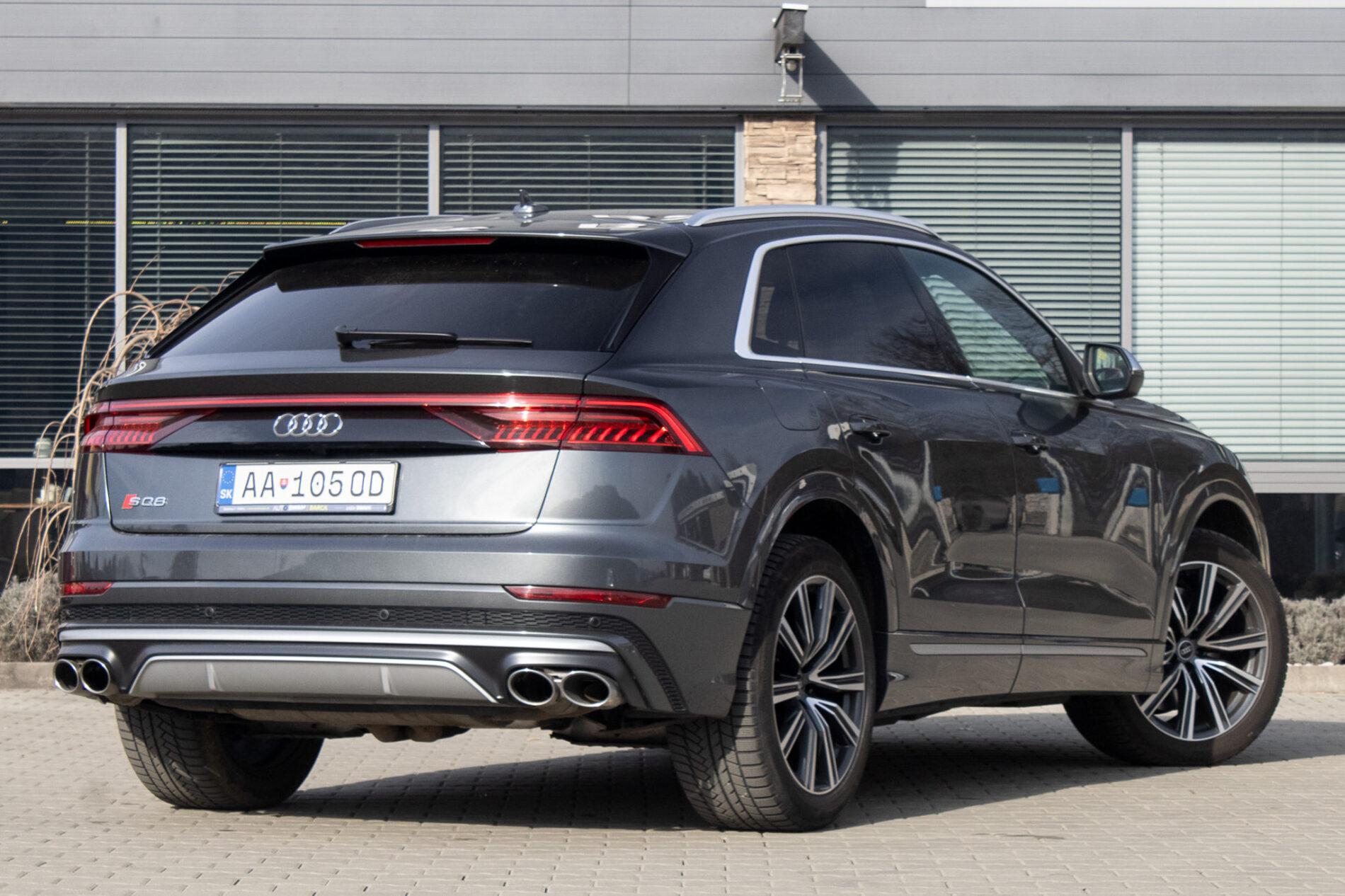 2021 AUDI SQ8, sivá suv, 122 000 km
