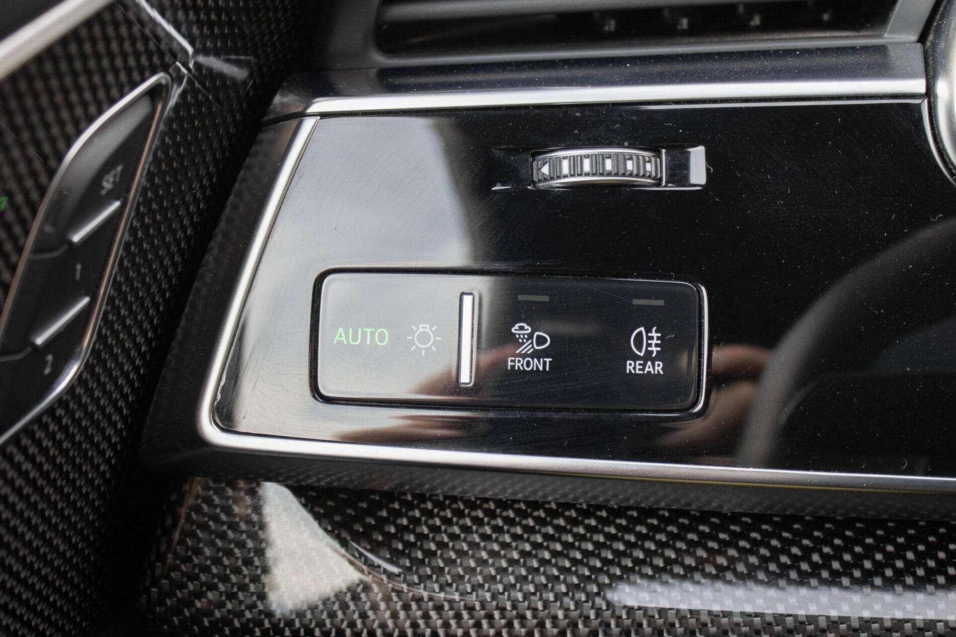 2021 AUDI SQ8, sivá suv, 122 000 km