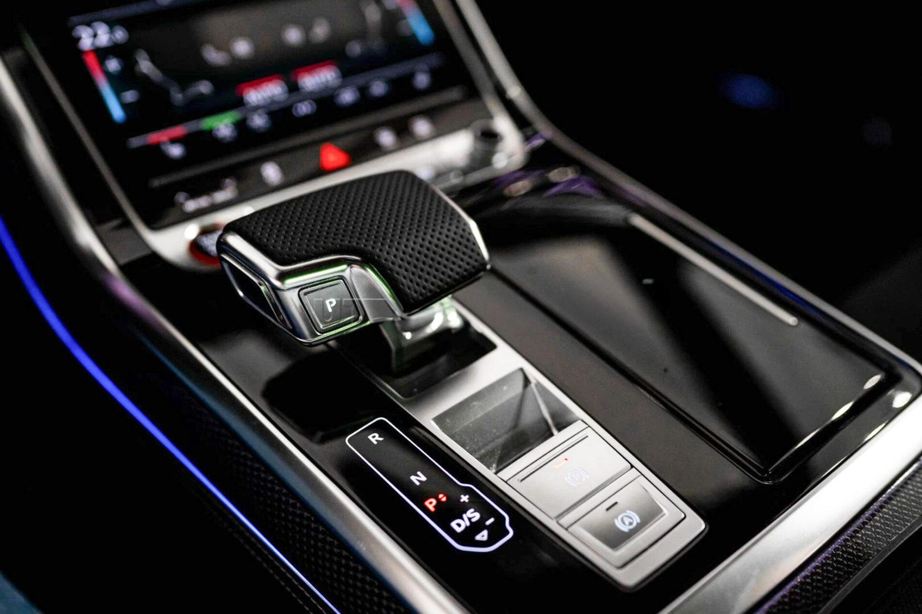 2021 AUDI SQ8, sivá suv, 122 000 km
