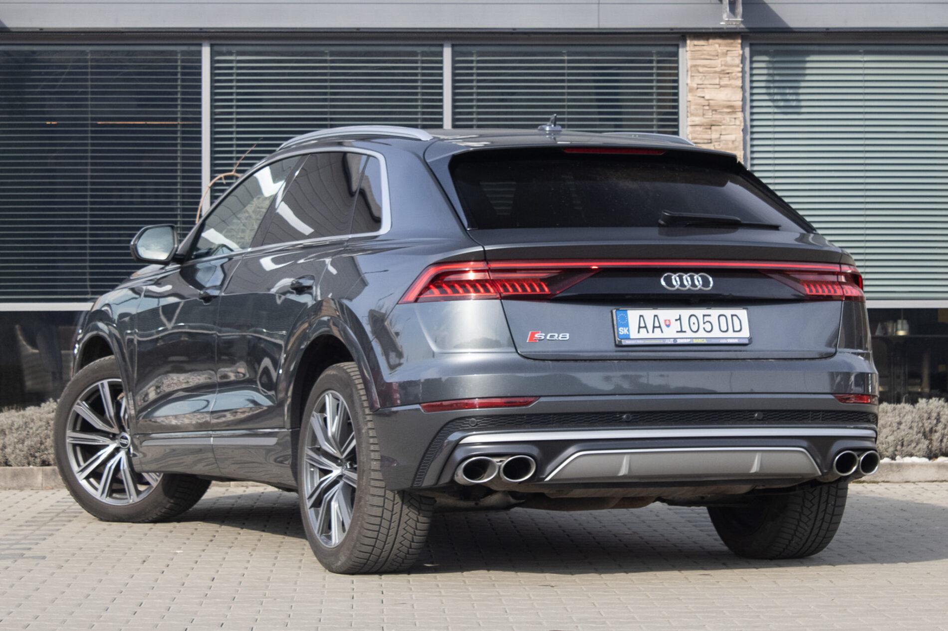 2021 AUDI SQ8, sivá suv, 122 000 km