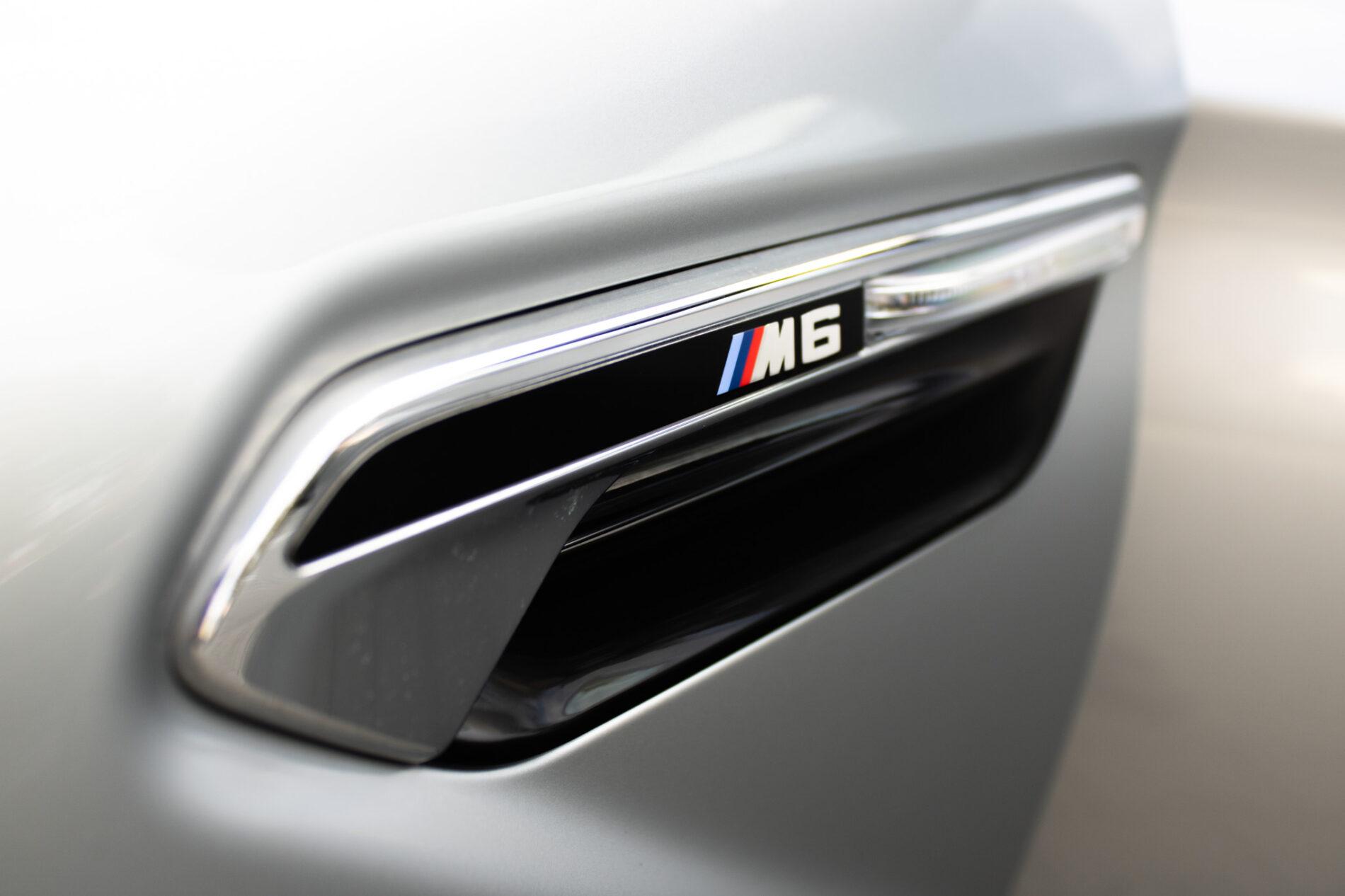 2017 BMW M6, sivá sedan, 30 396 km