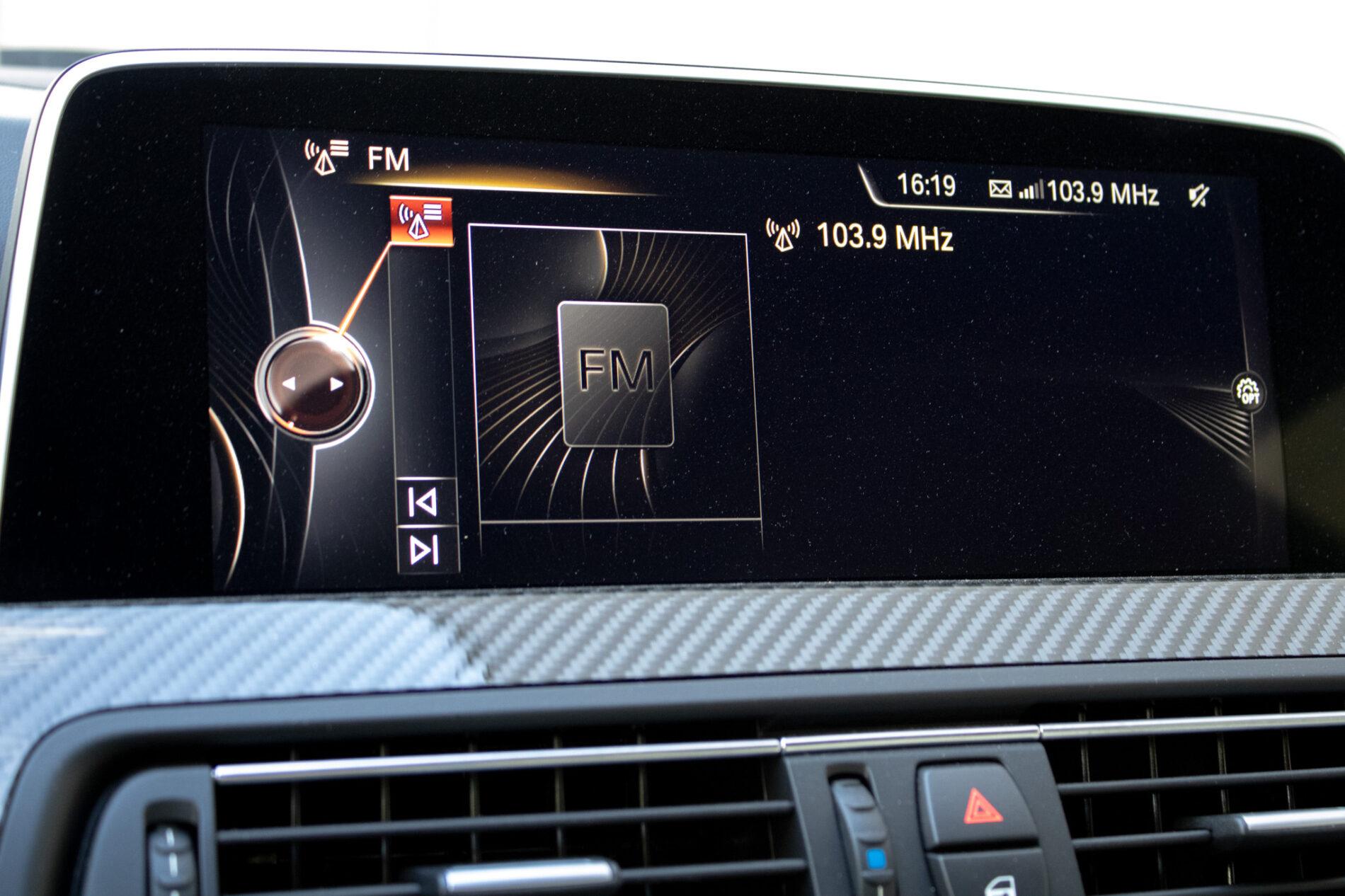 2017 BMW M6, sivá sedan, 30 396 km