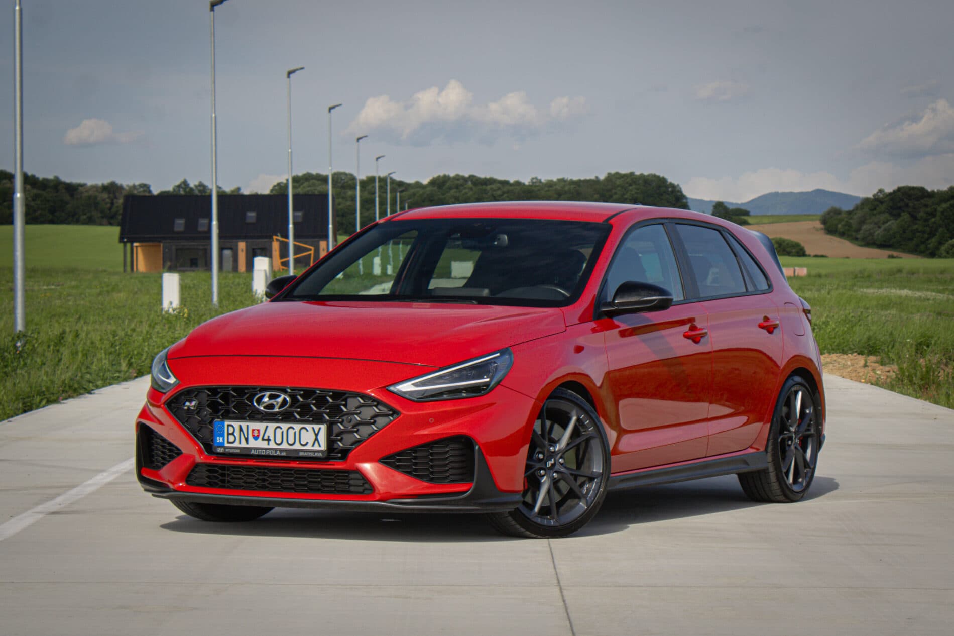 2021 Hyundai i30 N, červená hatchback, 46 172 km