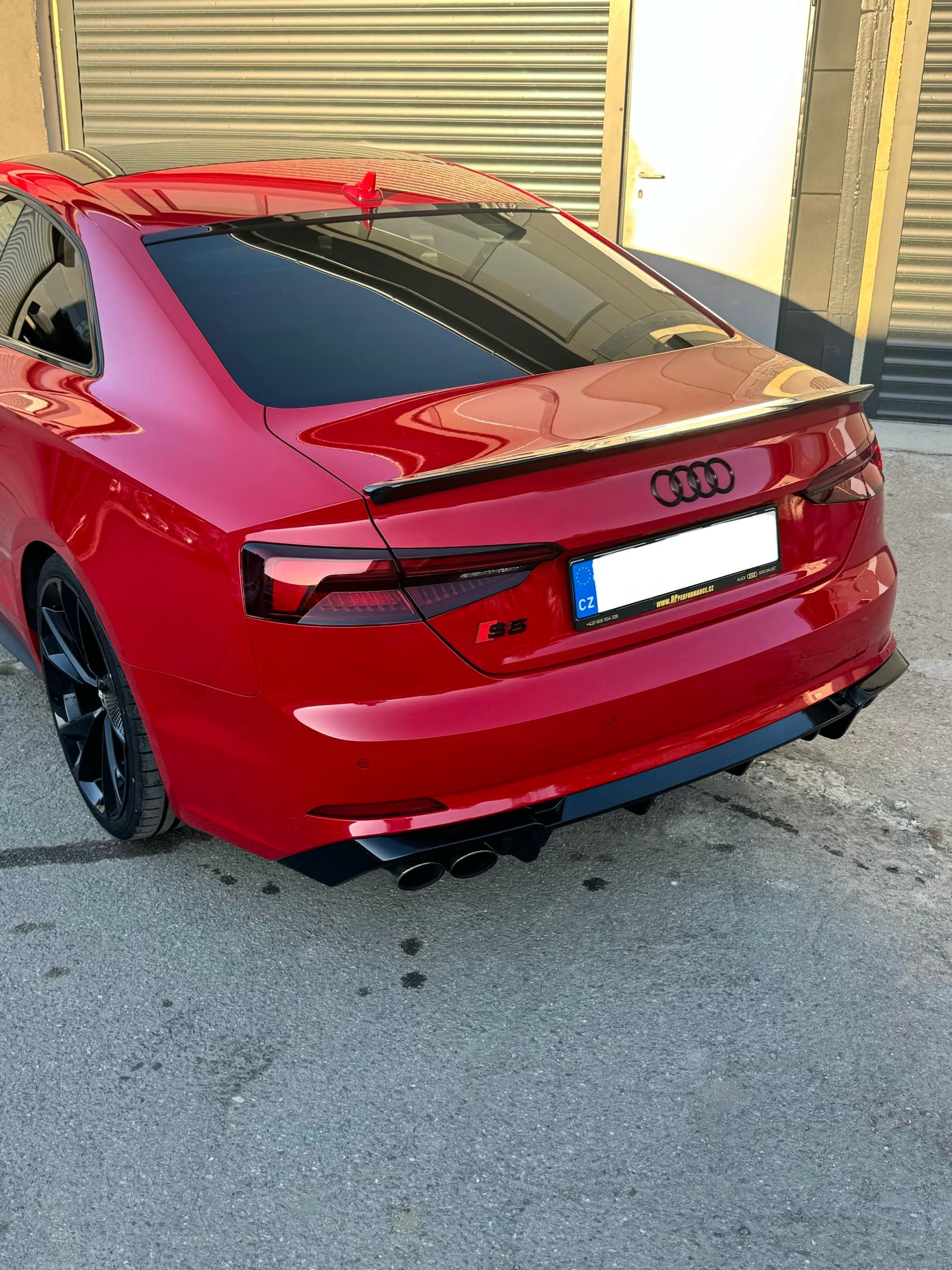 2018 AUDI S5 Coupé, červená kupé, 180 000 km