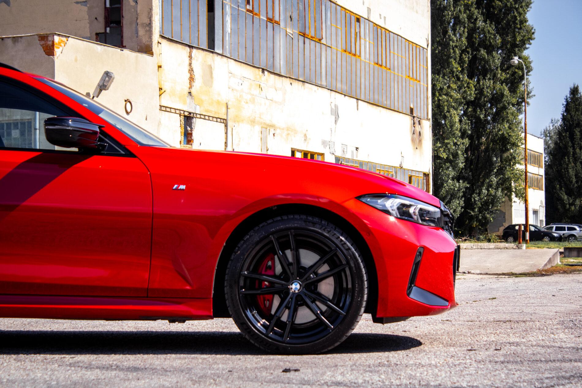 2023 BMW M340i, červená kombi, 36 400 km