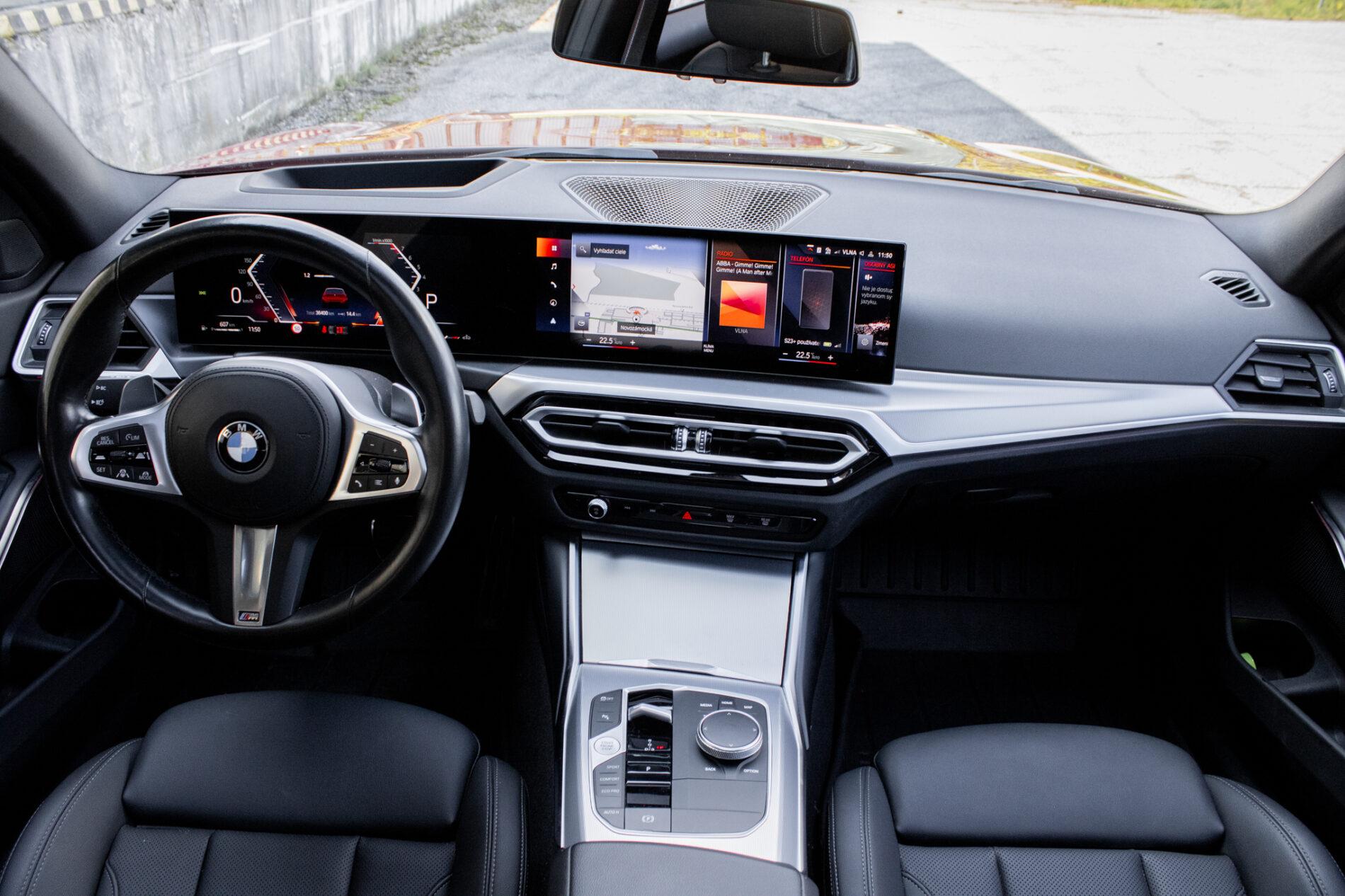 2023 BMW M340i, červená kombi, 36 400 km