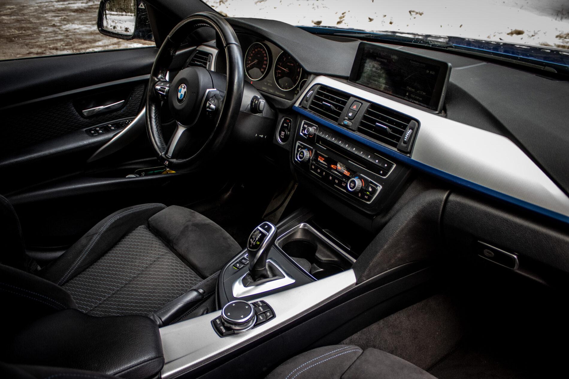 2015 BMW 328i, modrá kombi, 169 629 km