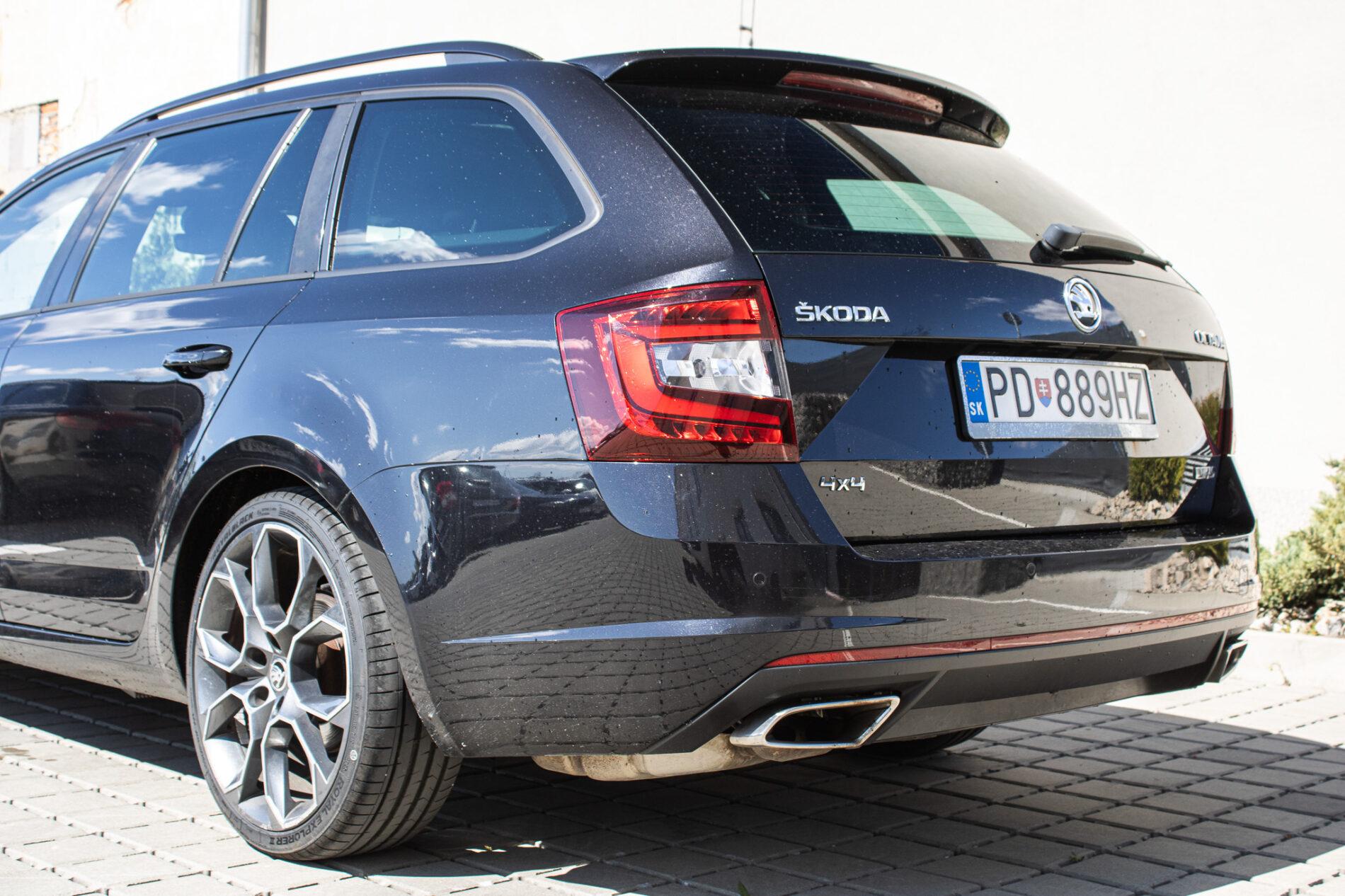 2017 Skoda Octavia RS, čierna kombi, 216 446 km