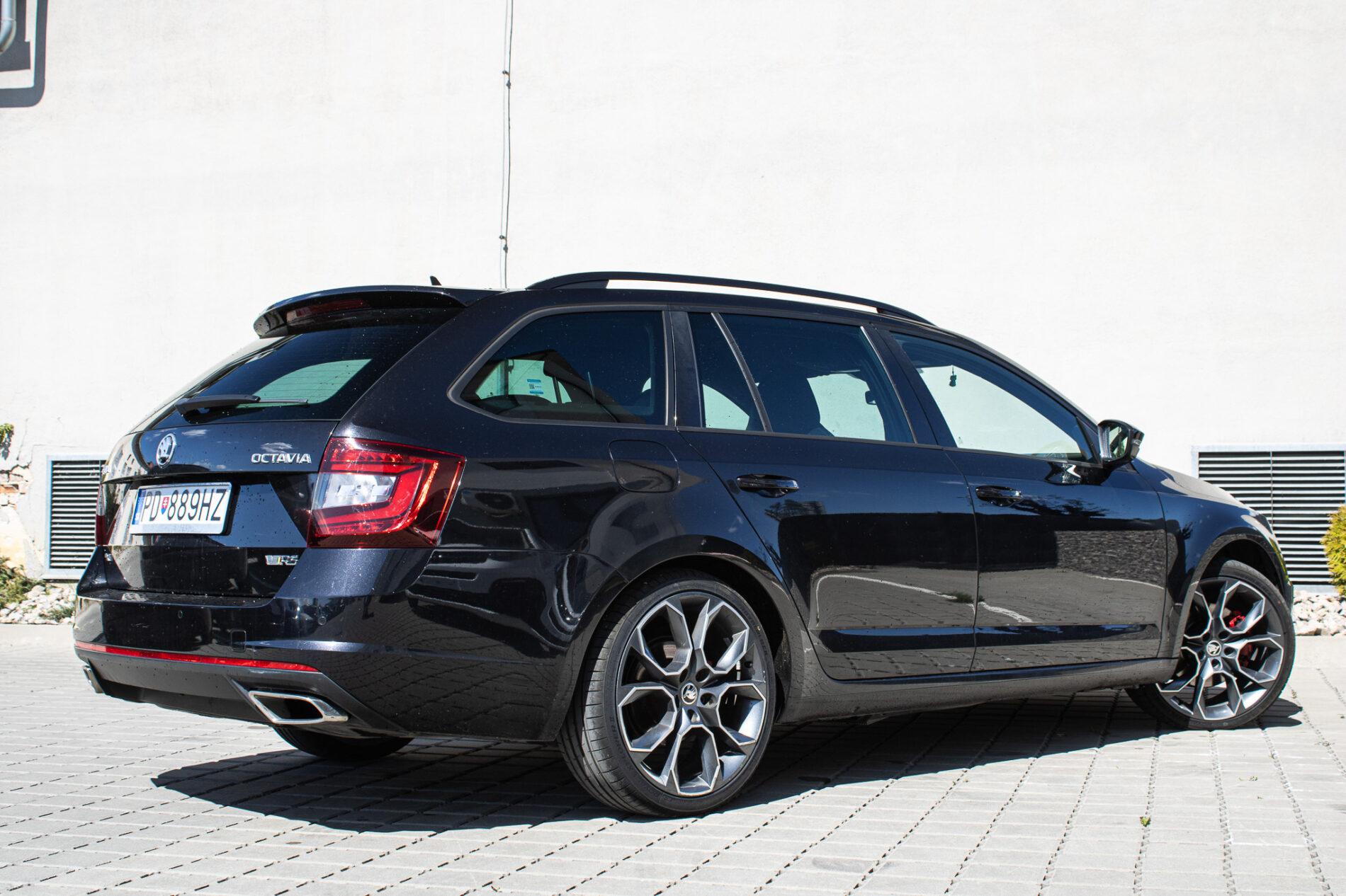 2017 Skoda Octavia RS, čierna kombi, 216 446 km
