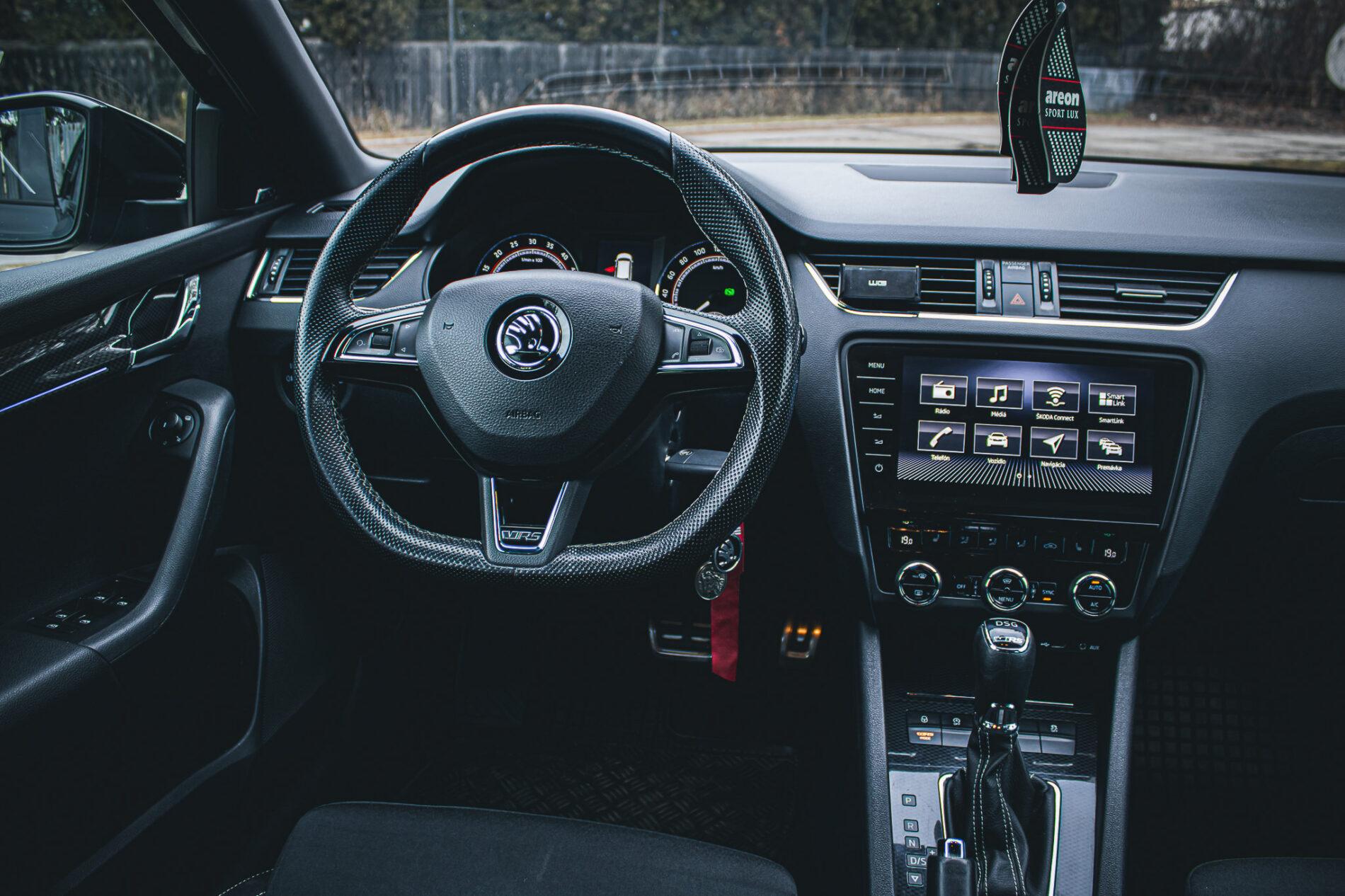 2017 Skoda Octavia RS, čierna kombi, 216 446 km