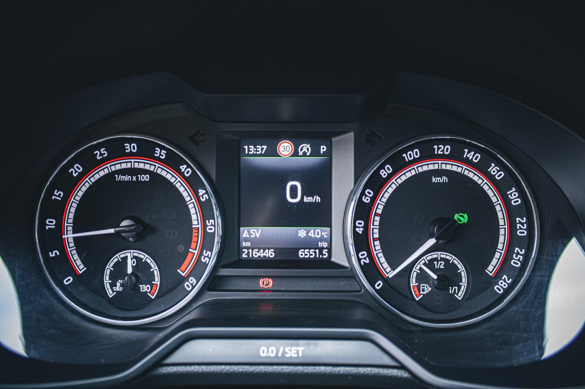 2017 Skoda Octavia RS, čierna kombi, 216 446 km