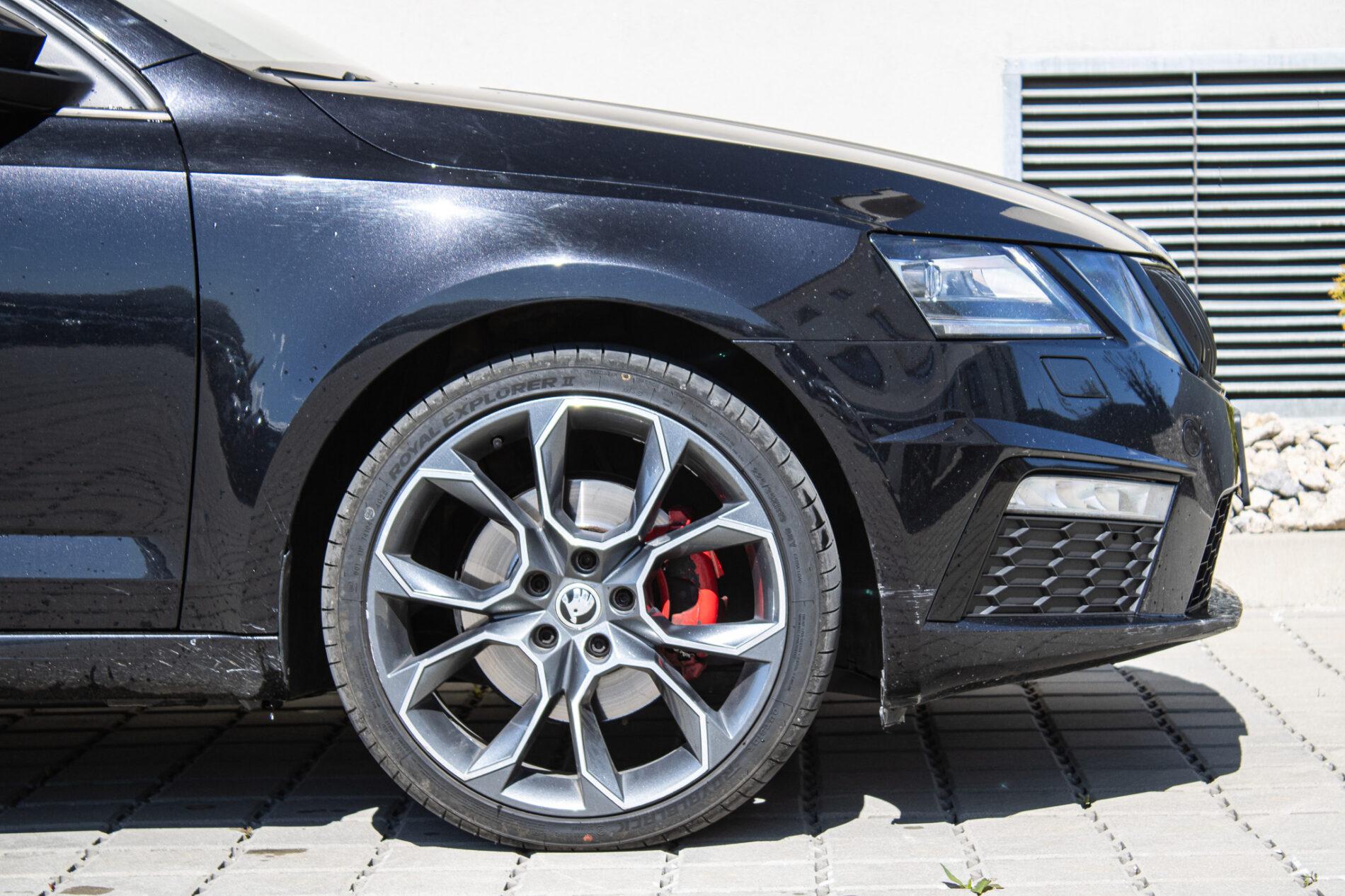 2017 Skoda Octavia RS, čierna kombi, 216 446 km